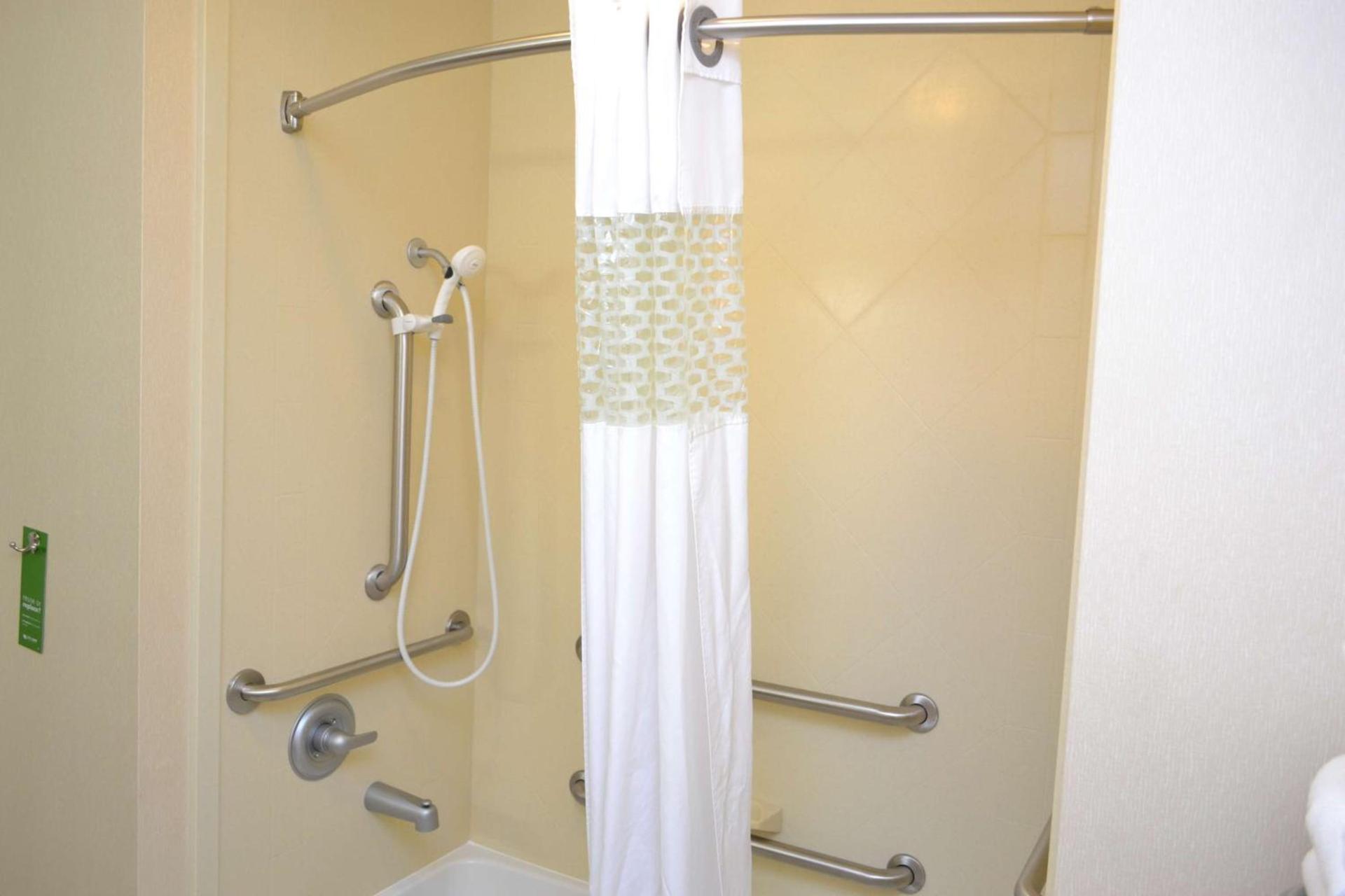 Hampton Inn & Suites Dayton-Airport photo 29