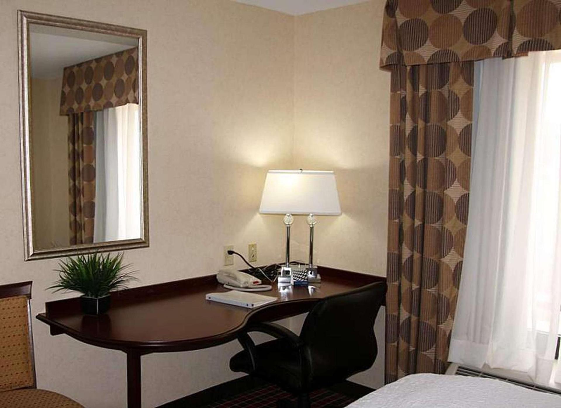 Hampton Inn & Suites Dayton-Airport photo 31