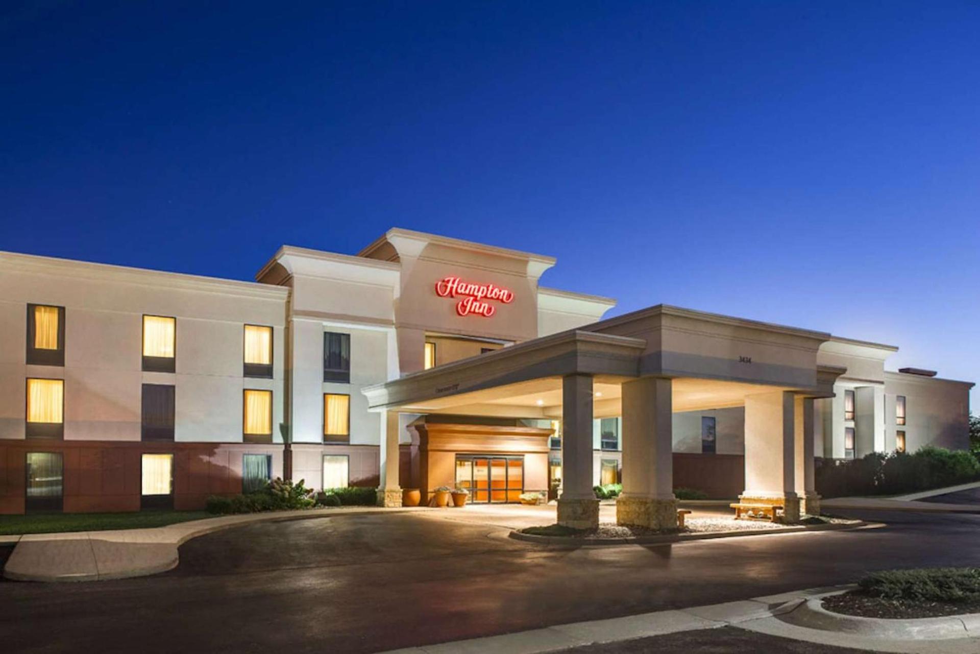 Hampton Inn Dubuque photo 2