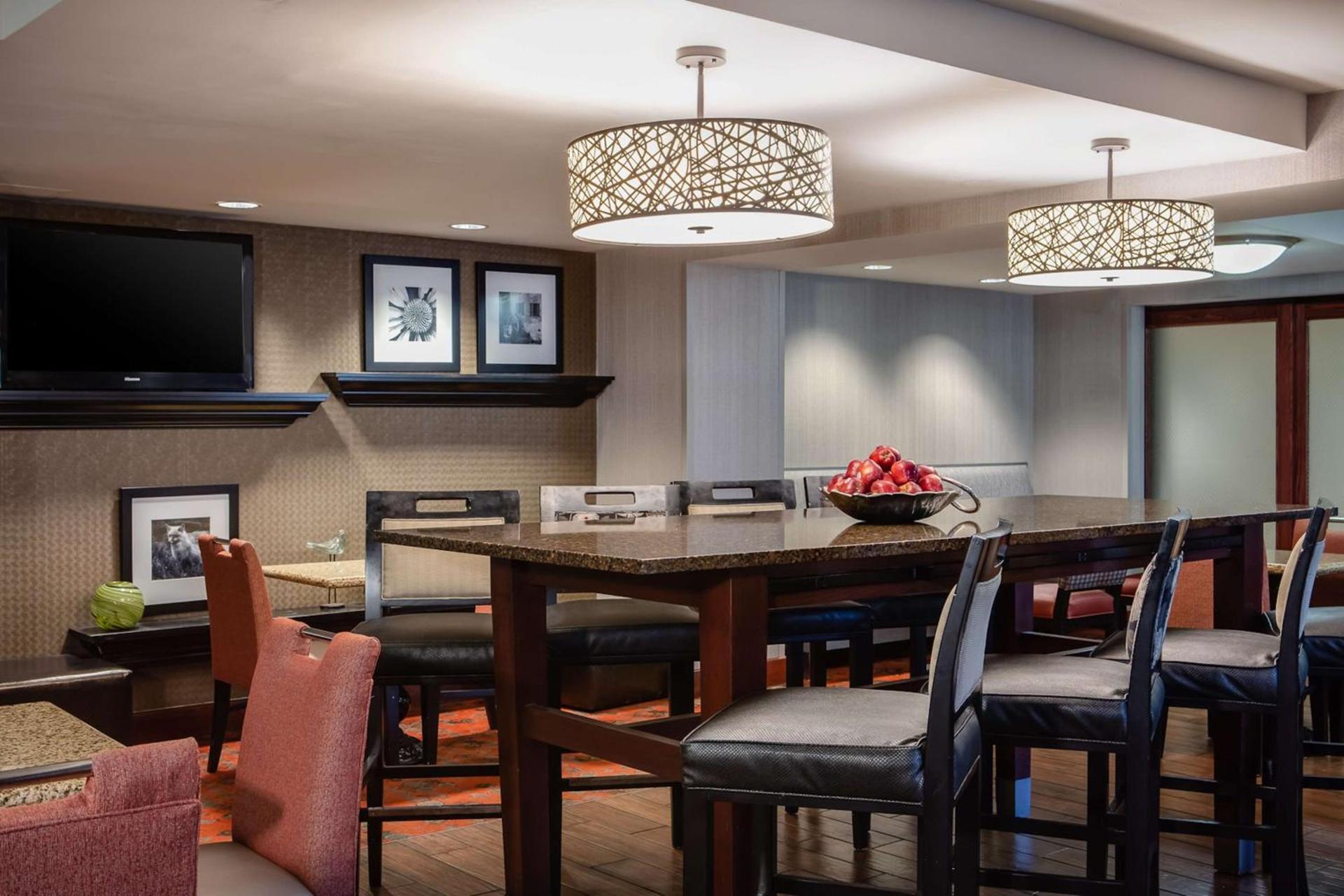 Hampton Inn Dubuque photo 5