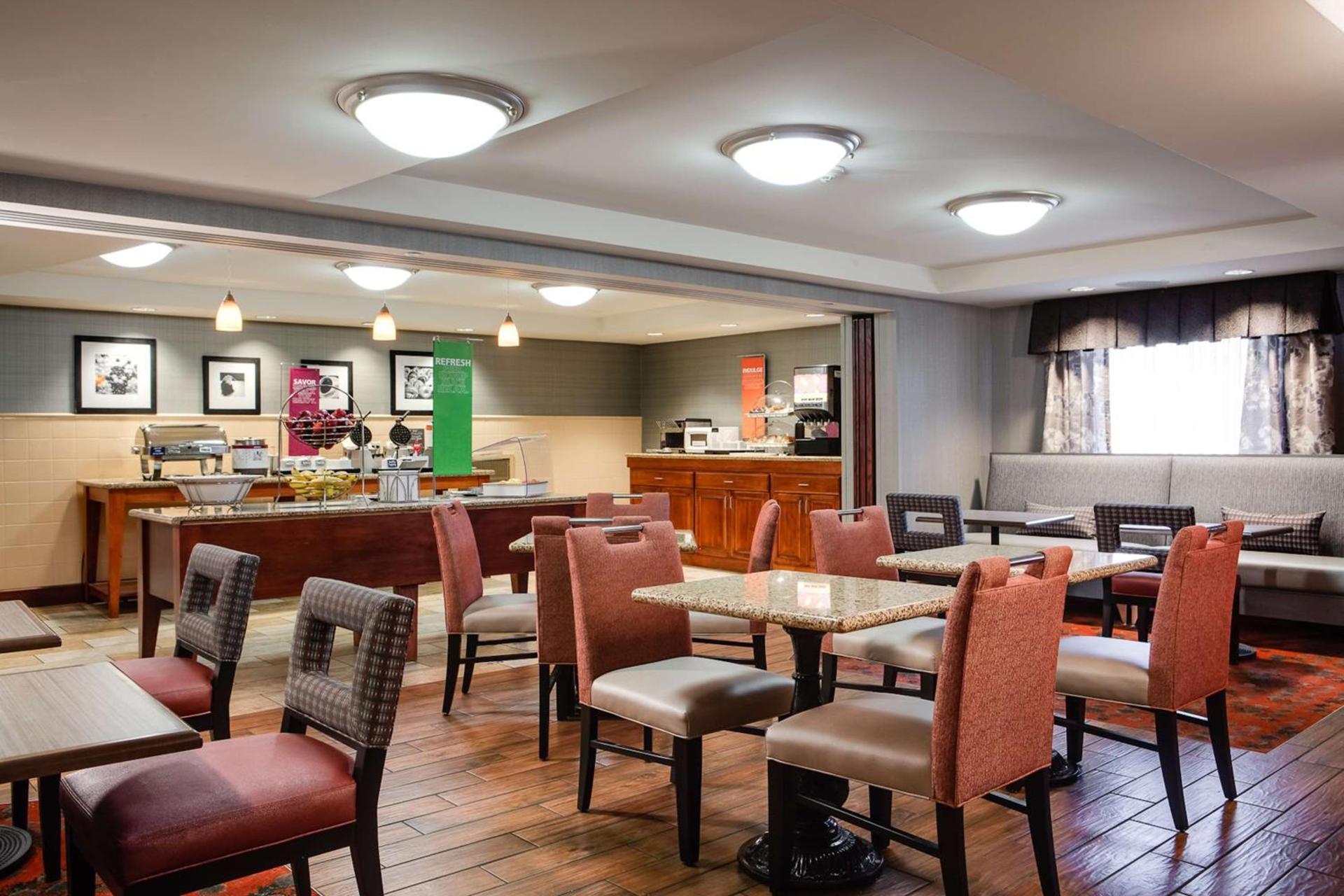 Hampton Inn Dubuque photo 9