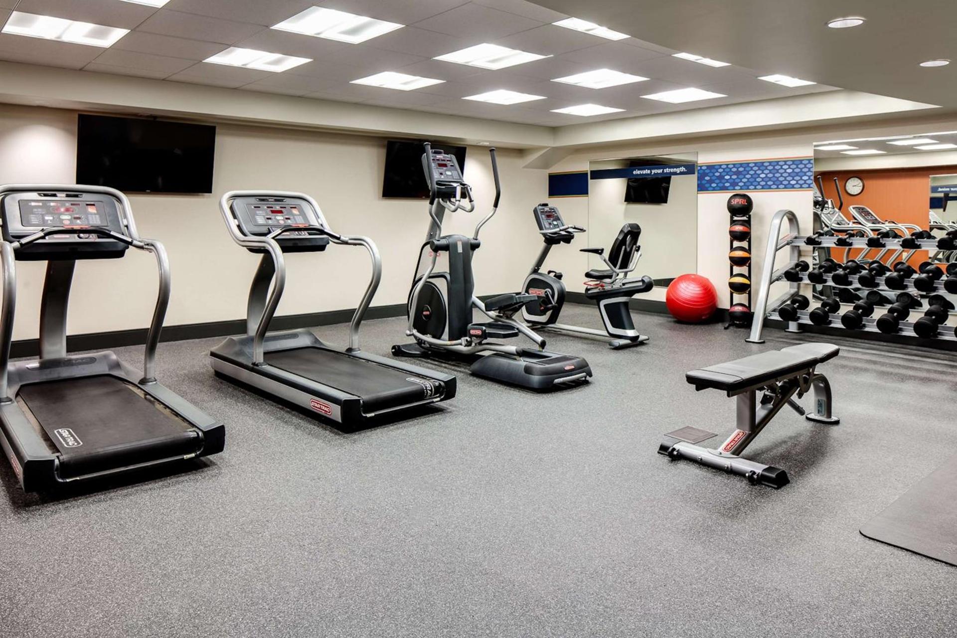 Hampton Inn Dubuque photo 12