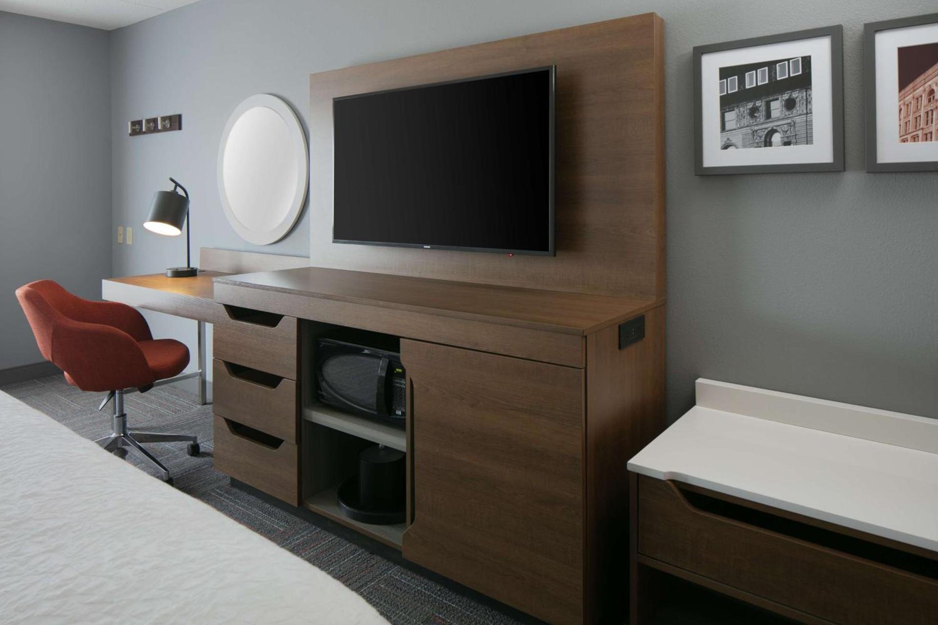Hampton Inn Dubuque photo 14