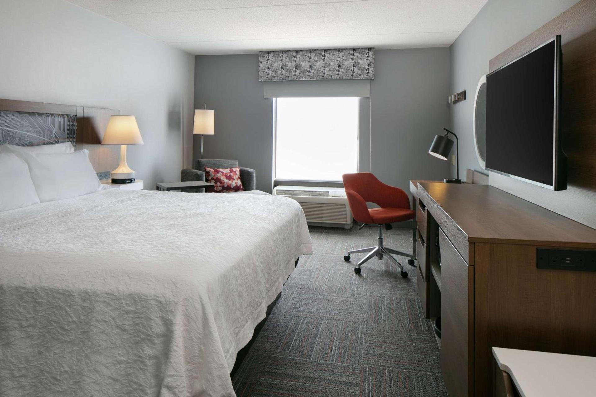 Hampton Inn Dubuque photo 20