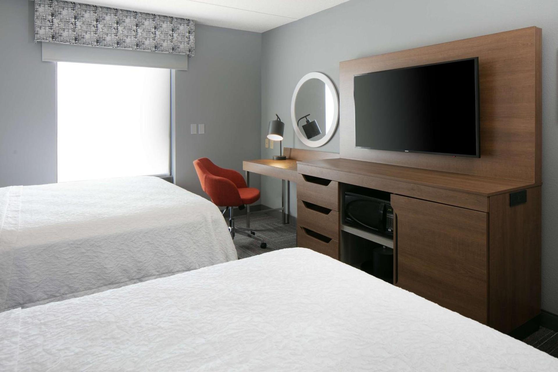 Hampton Inn Dubuque photo 22