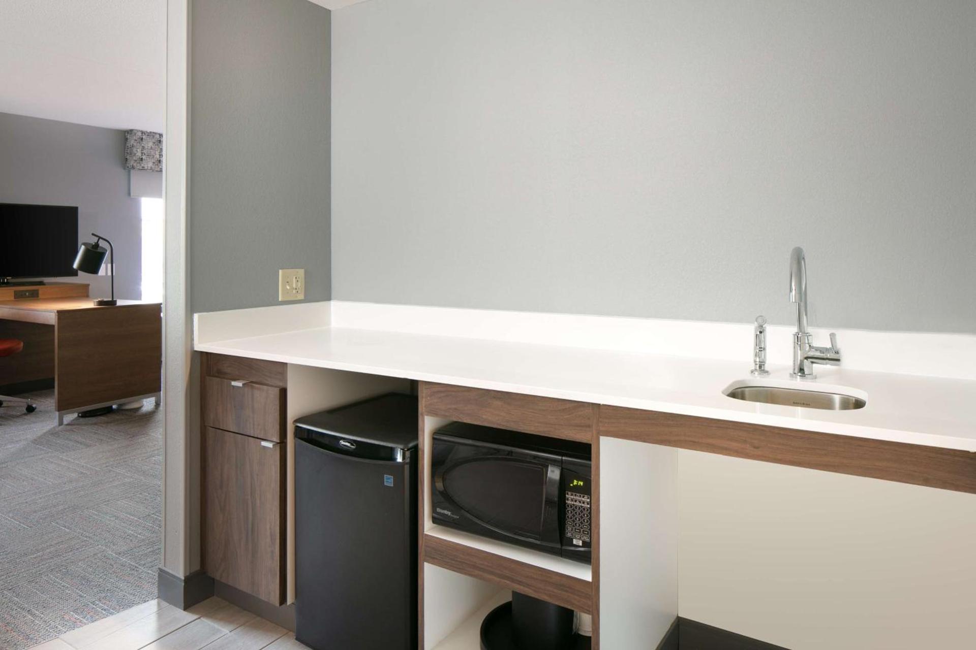 Hampton Inn Dubuque photo 24