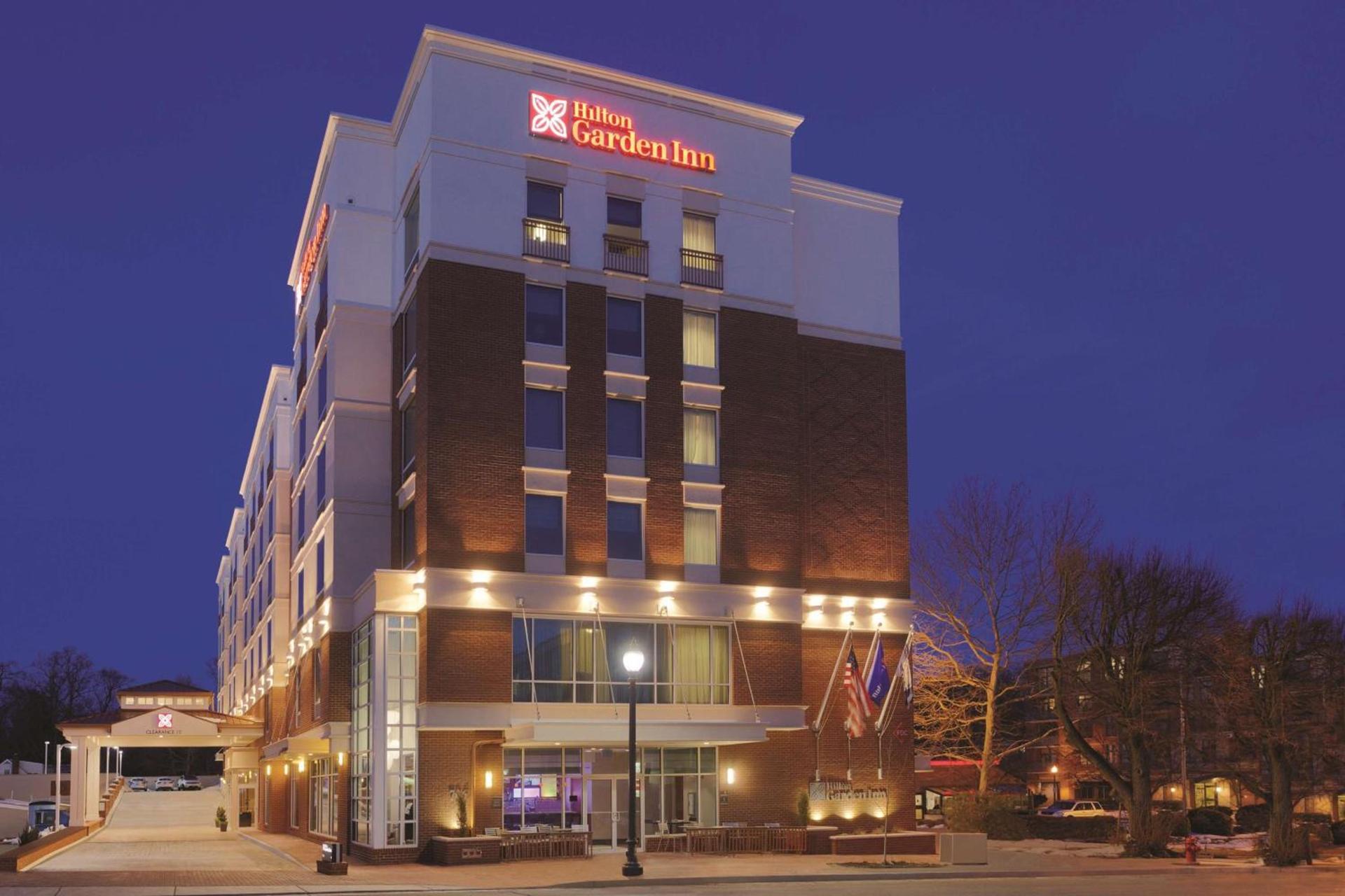 Hilton Garden Inn Falls Church photo 3