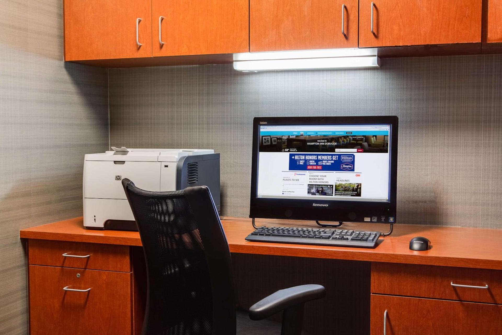 Hampton Inn Dubuque photo 26