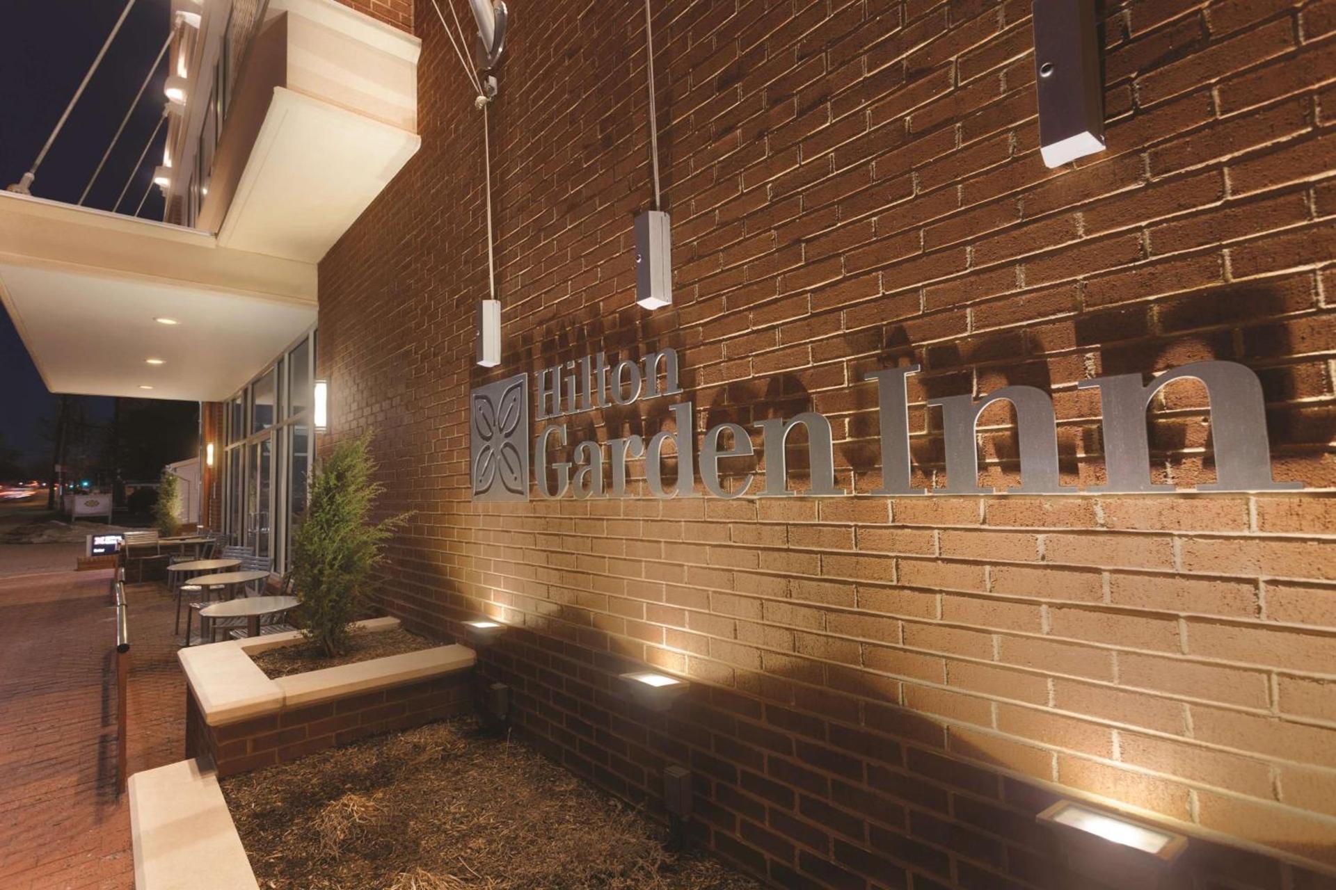 Hilton Garden Inn Falls Church photo 2