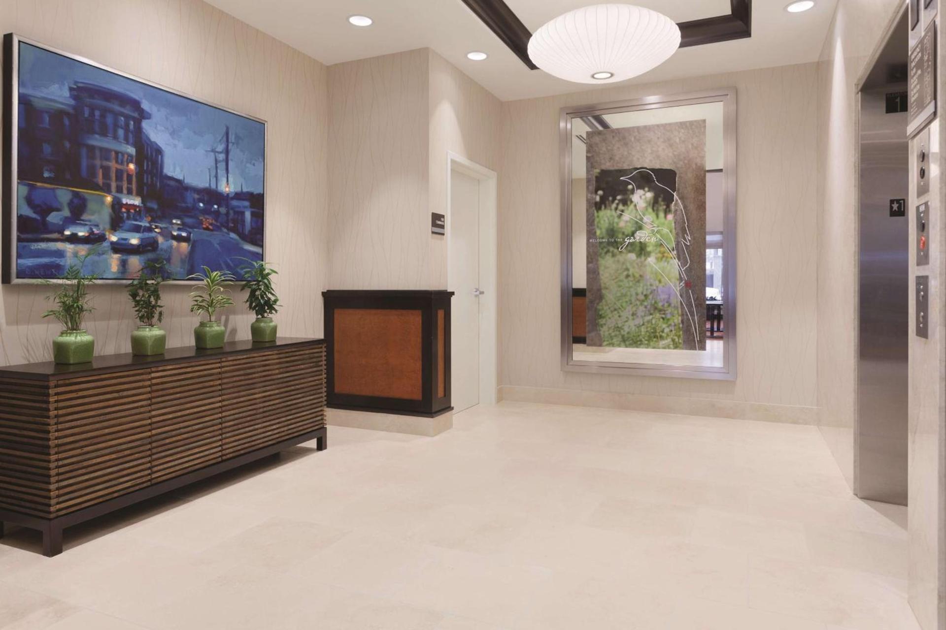Hilton Garden Inn Falls Church photo 6