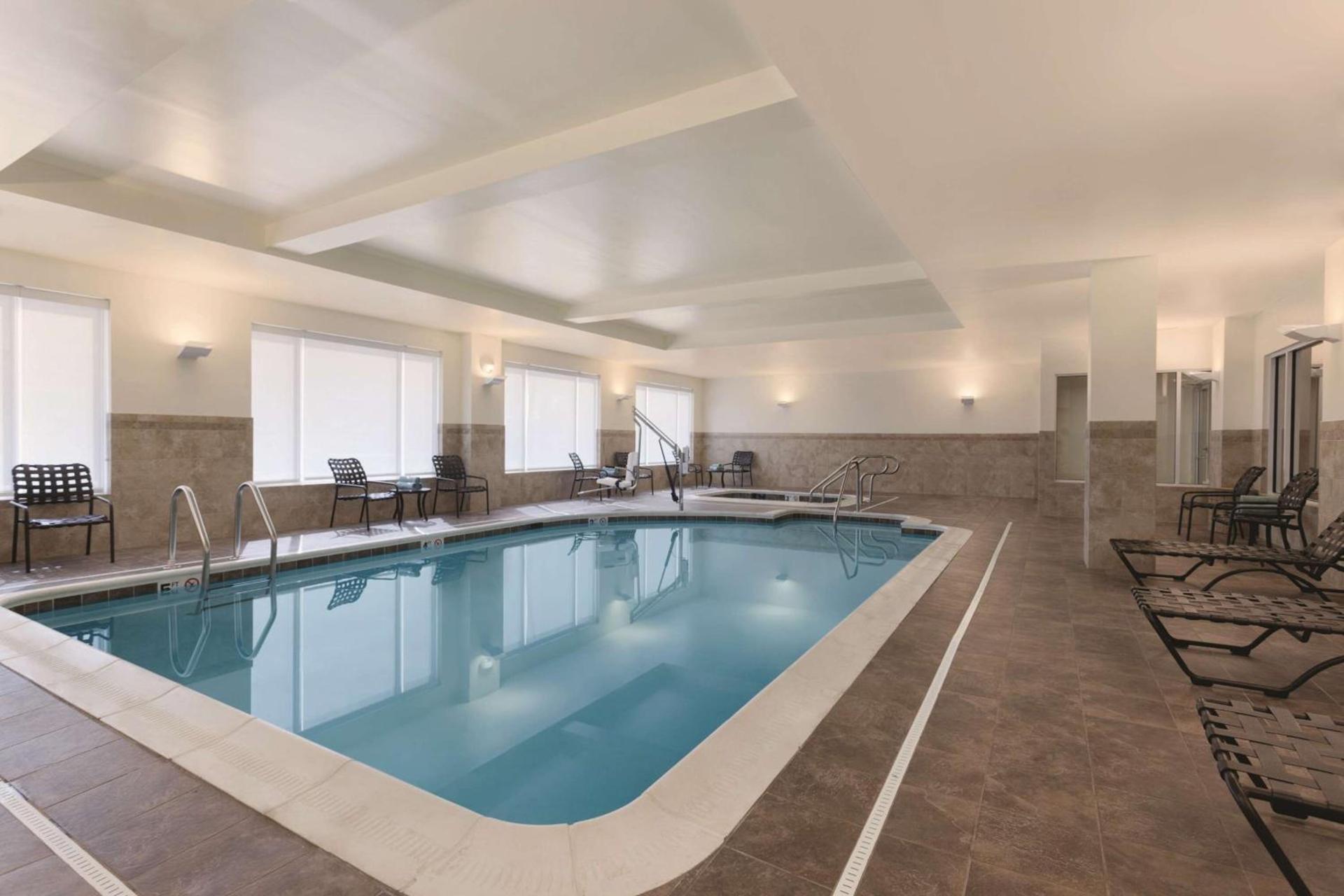Hilton Garden Inn Falls Church photo 10