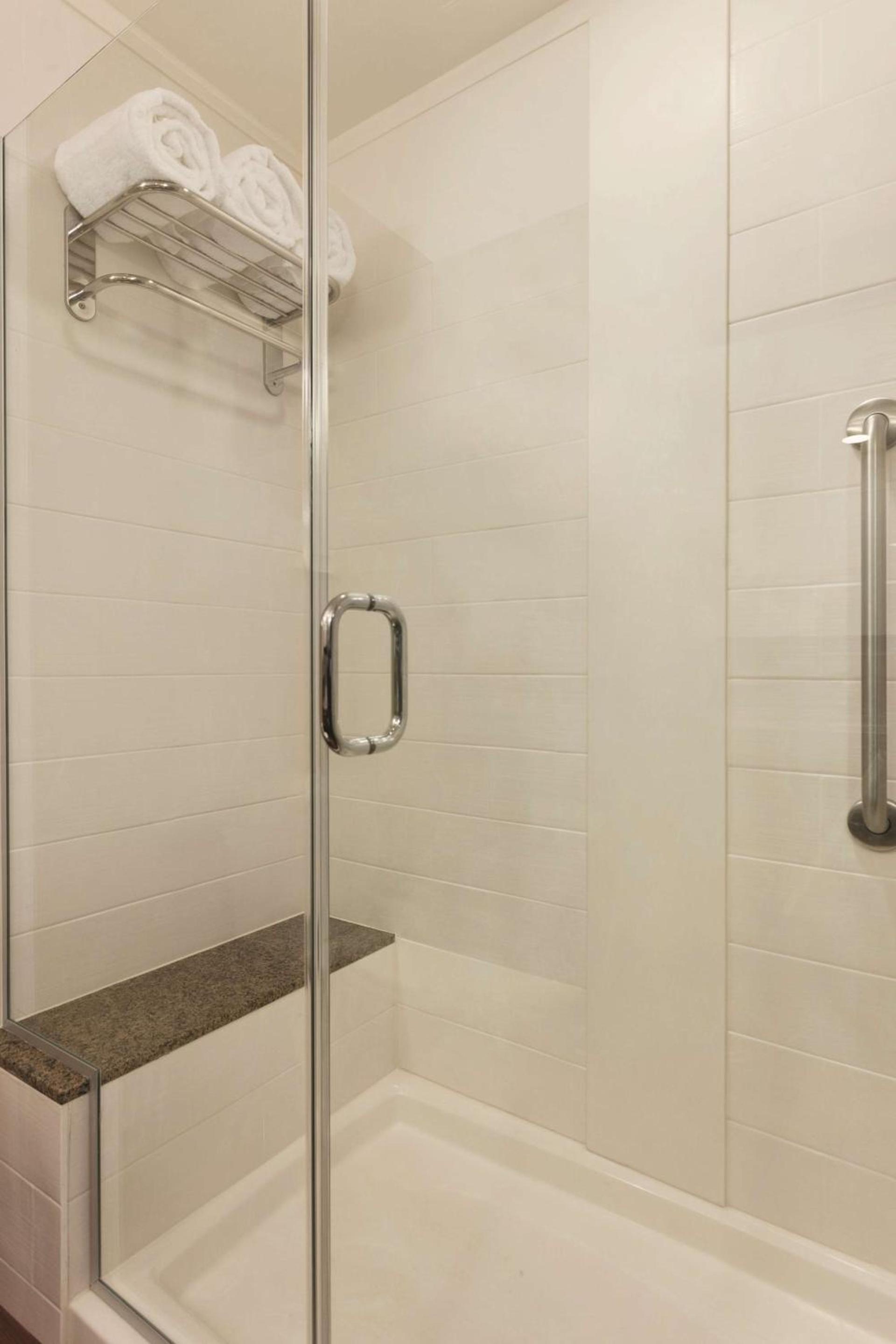 Hilton Garden Inn Falls Church photo 20