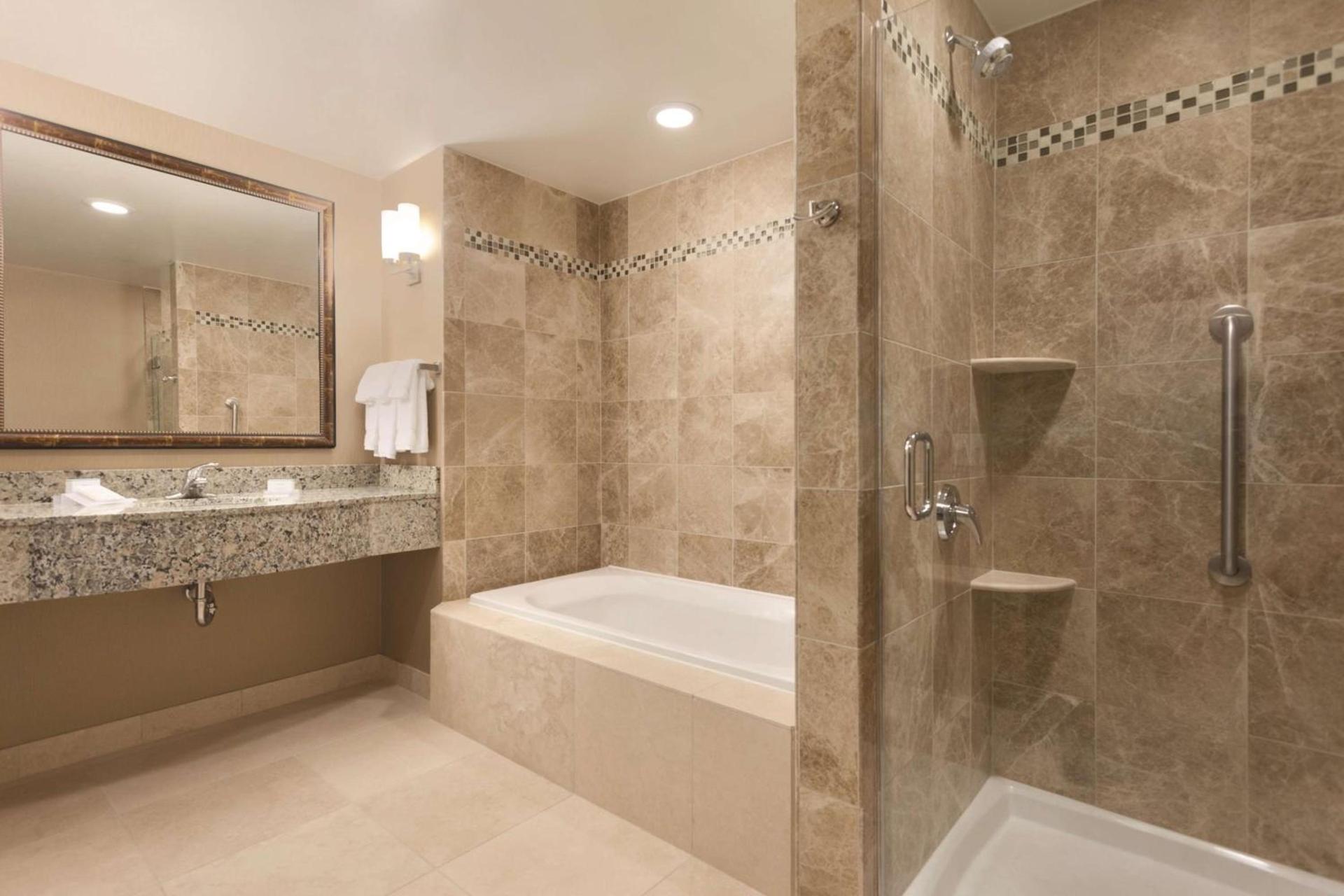 Hilton Garden Inn Falls Church photo 23