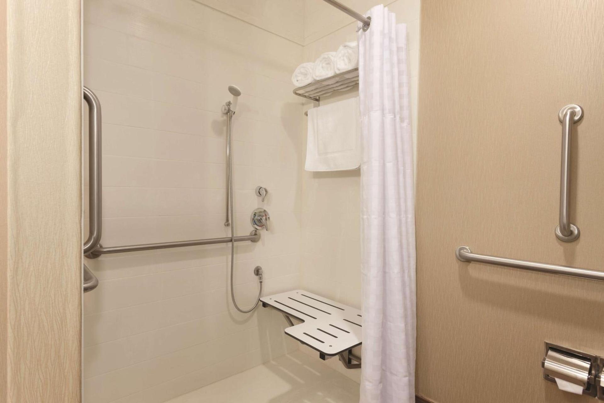 Hilton Garden Inn Falls Church photo 26
