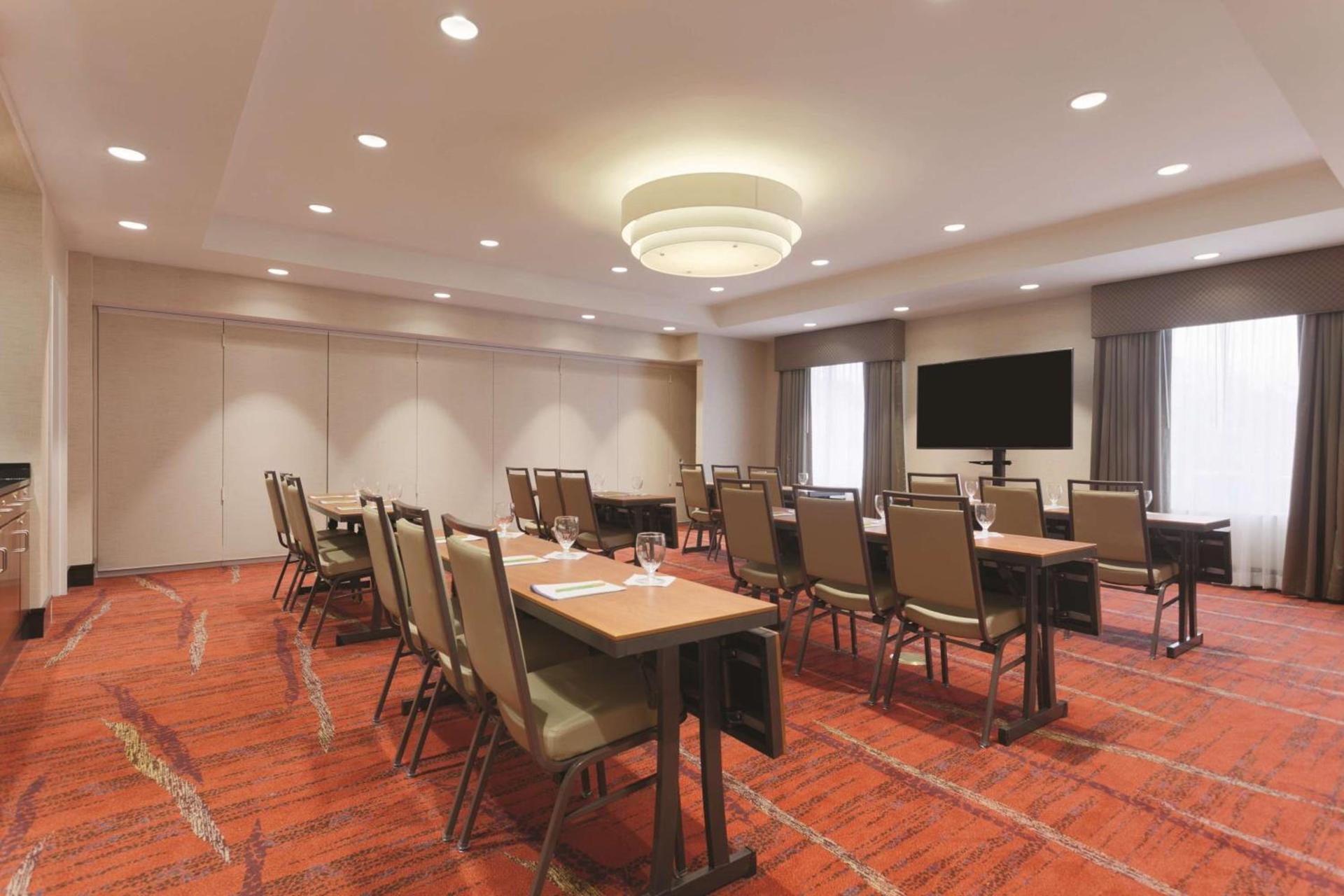 Hilton Garden Inn Falls Church photo 33