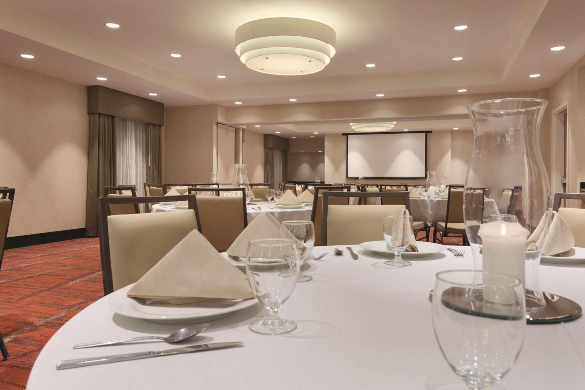 Hilton Garden Inn Falls Church photo 35