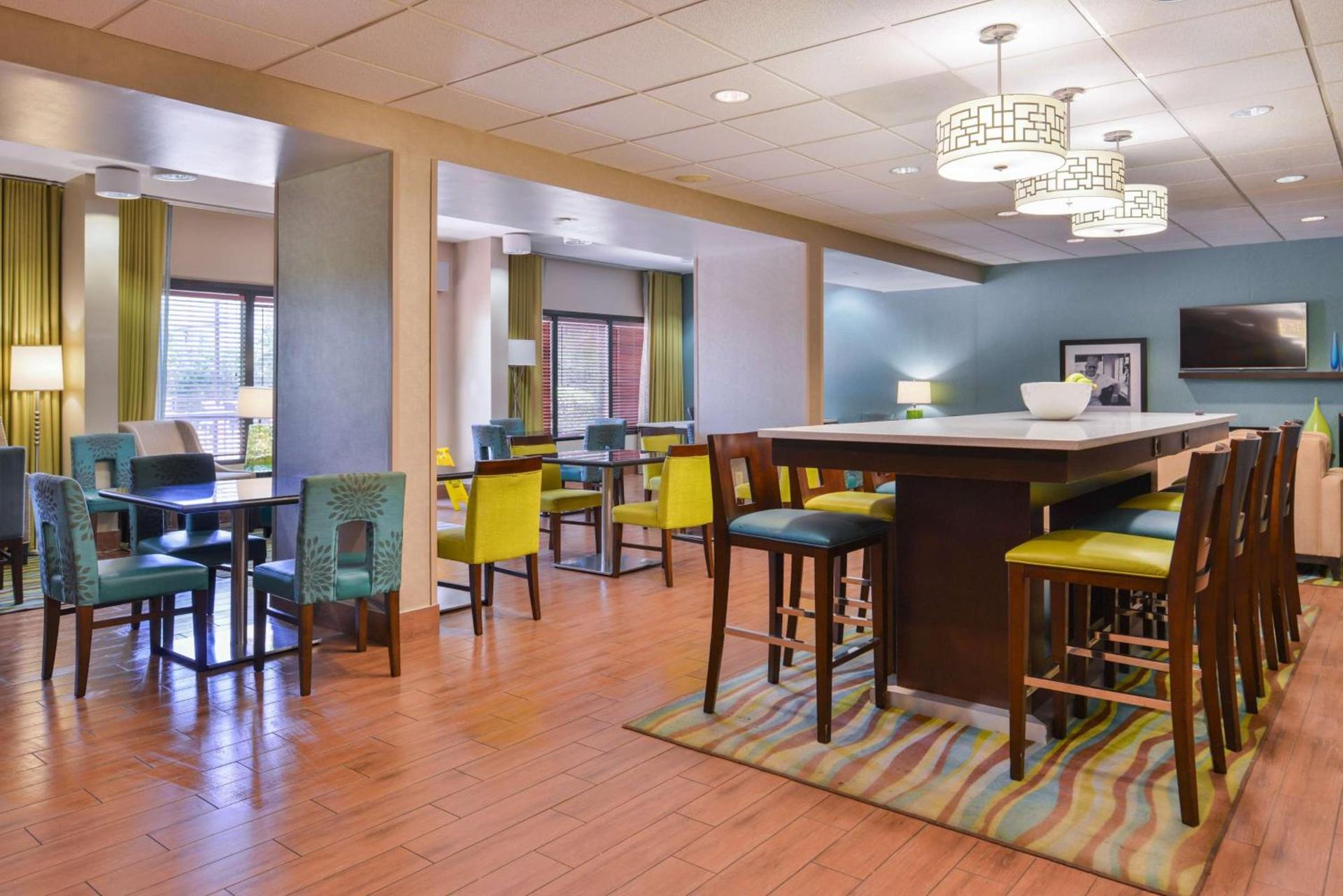 Spark by Hilton Decatur photo 2