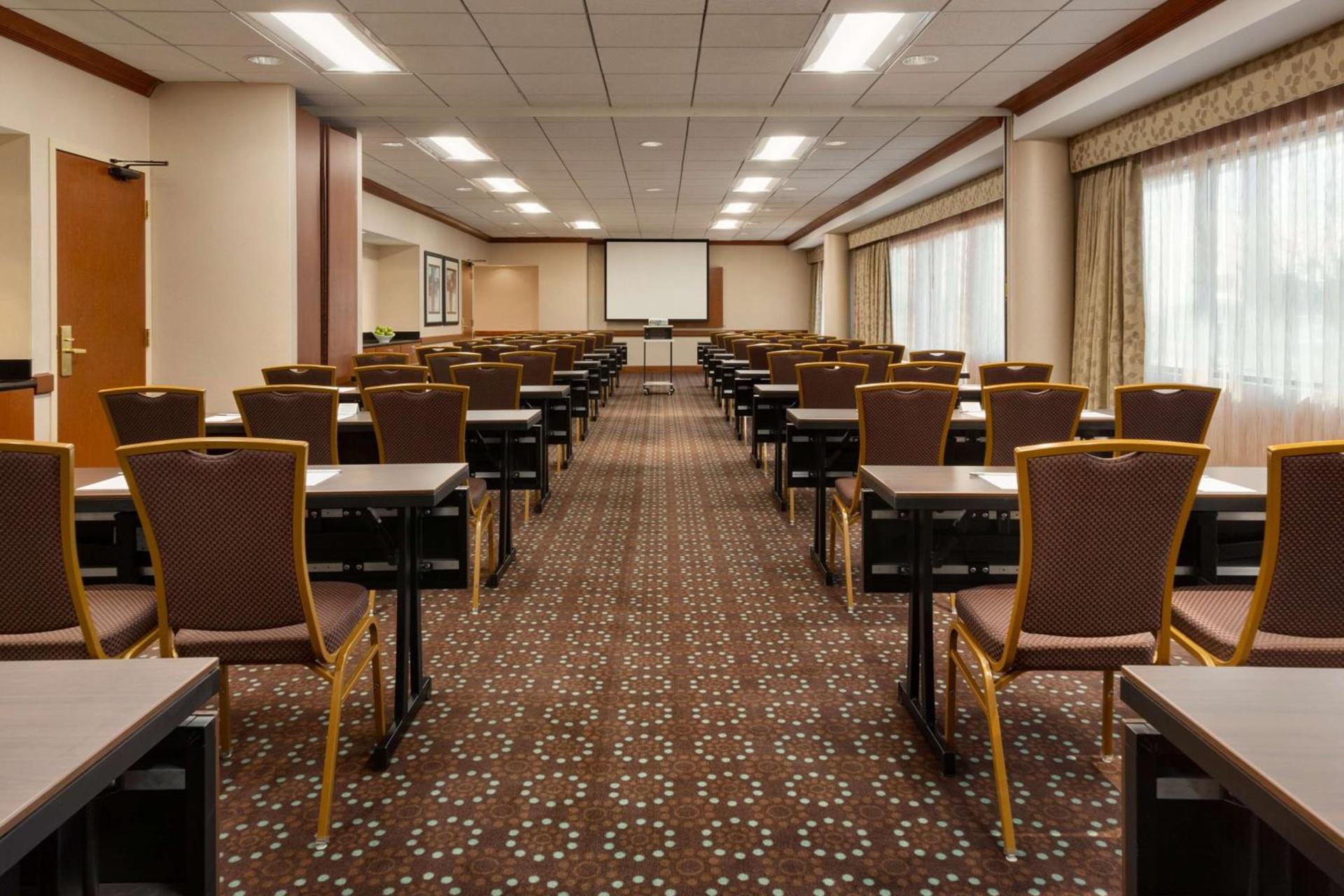 Hampton Inn Denver West Federal Center photo 32