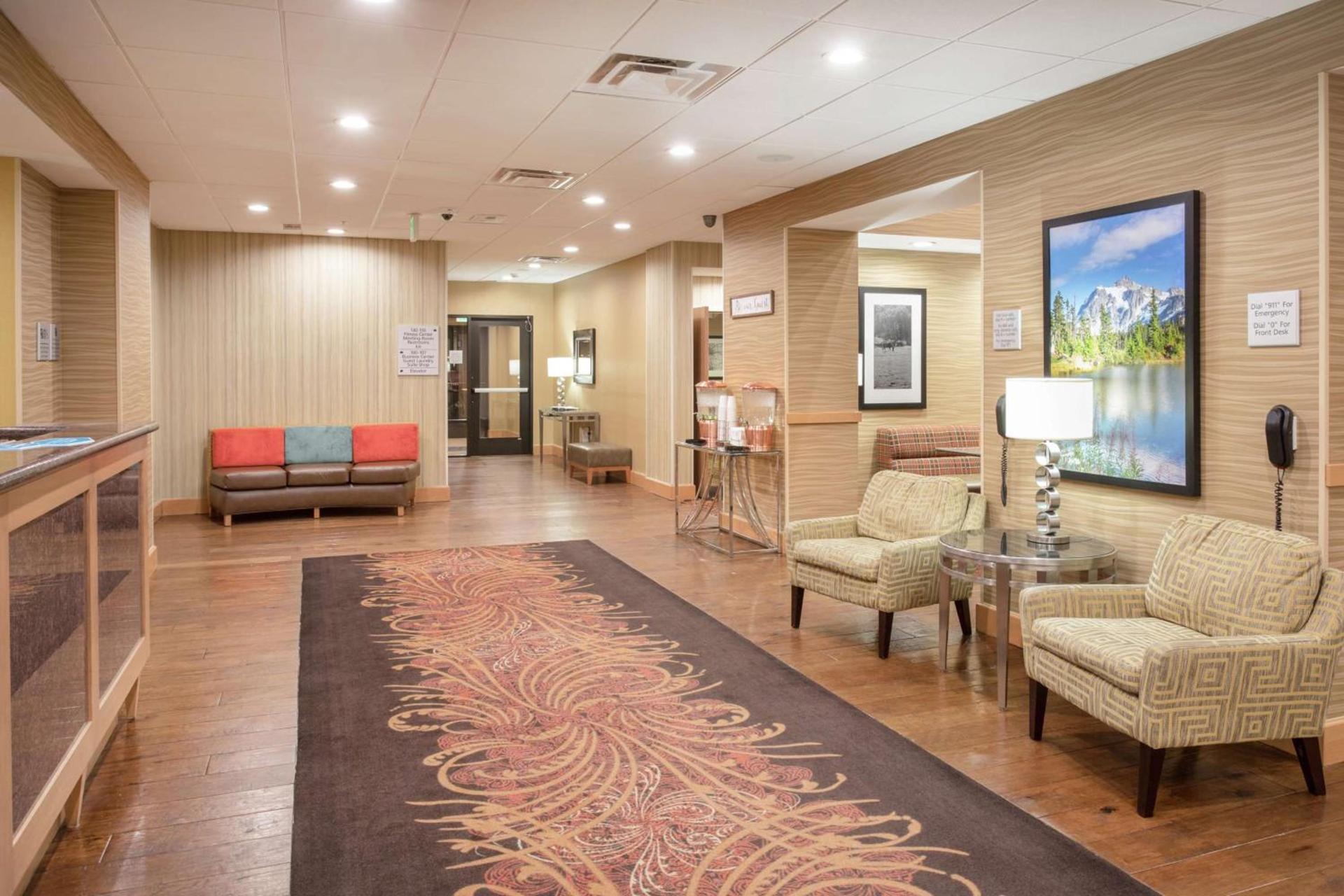 Hampton Inn and Suites Denver/South-RidgeGate photo 5