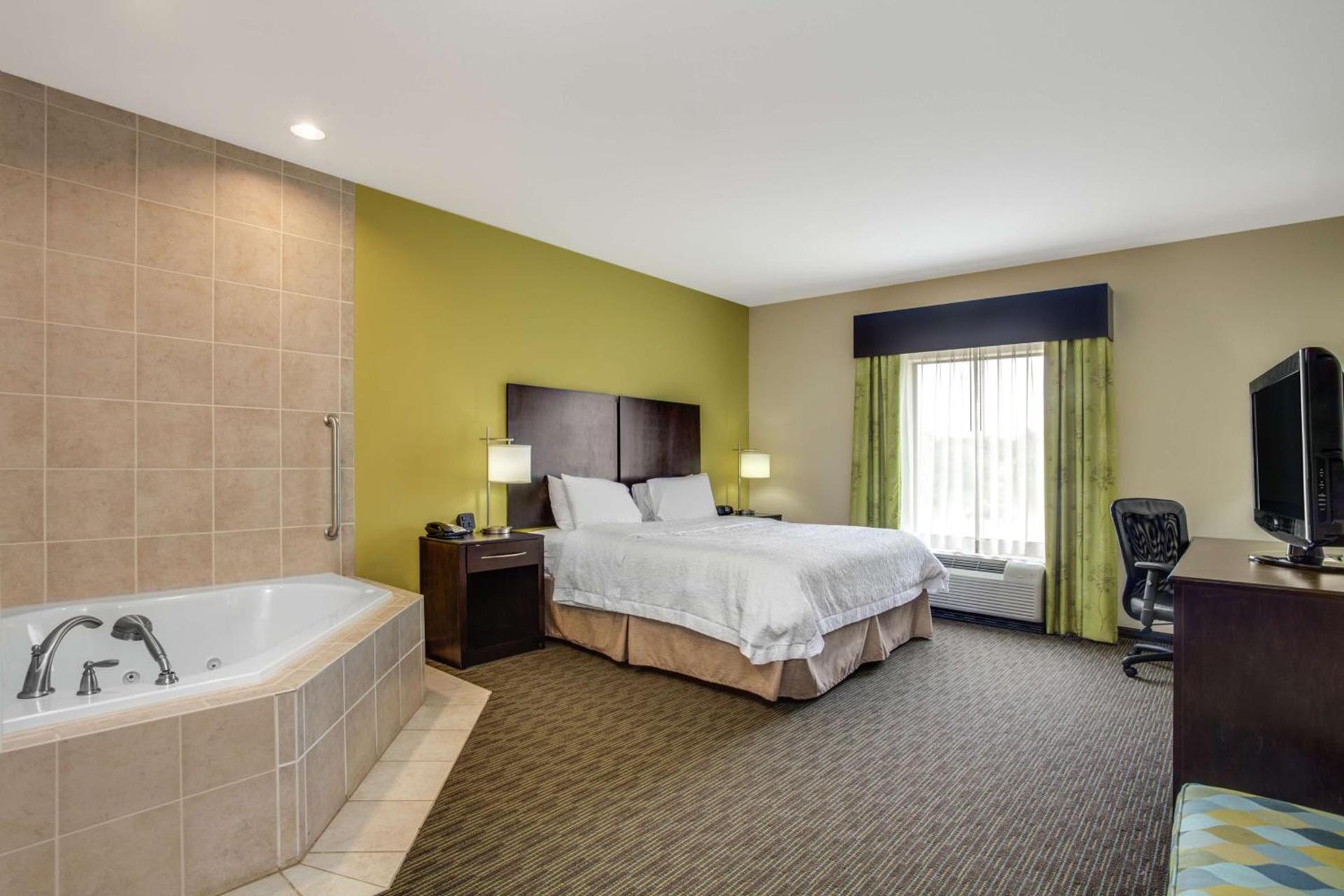Hampton Inn Ozark photo 23