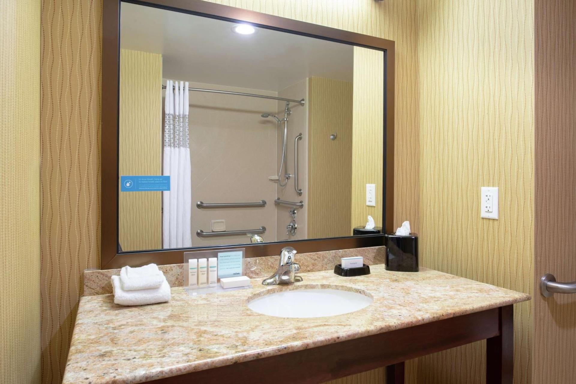 Hampton Inn and Suites Denver/South-RidgeGate photo 34