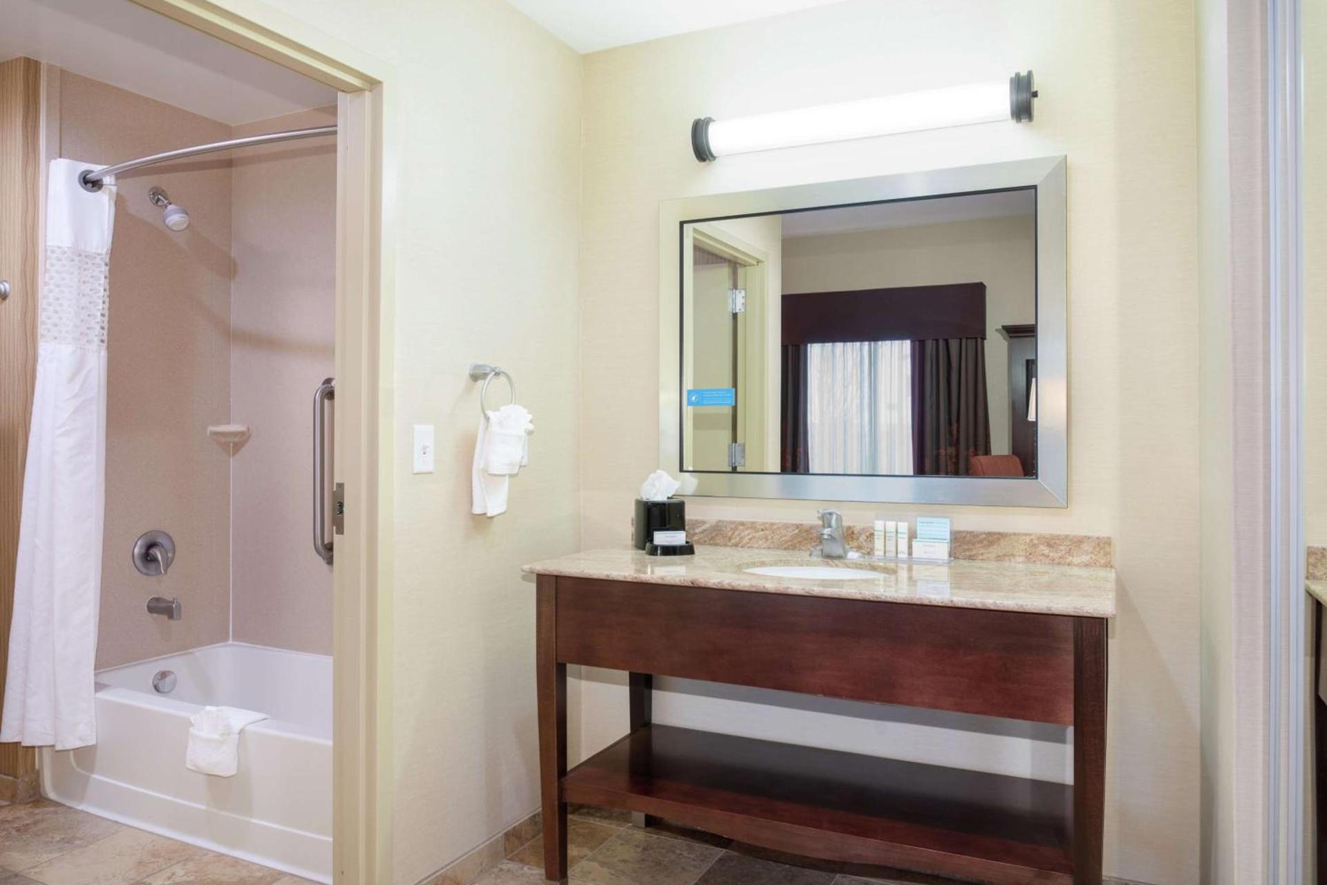 Hampton Inn and Suites Denver/South-RidgeGate photo 36