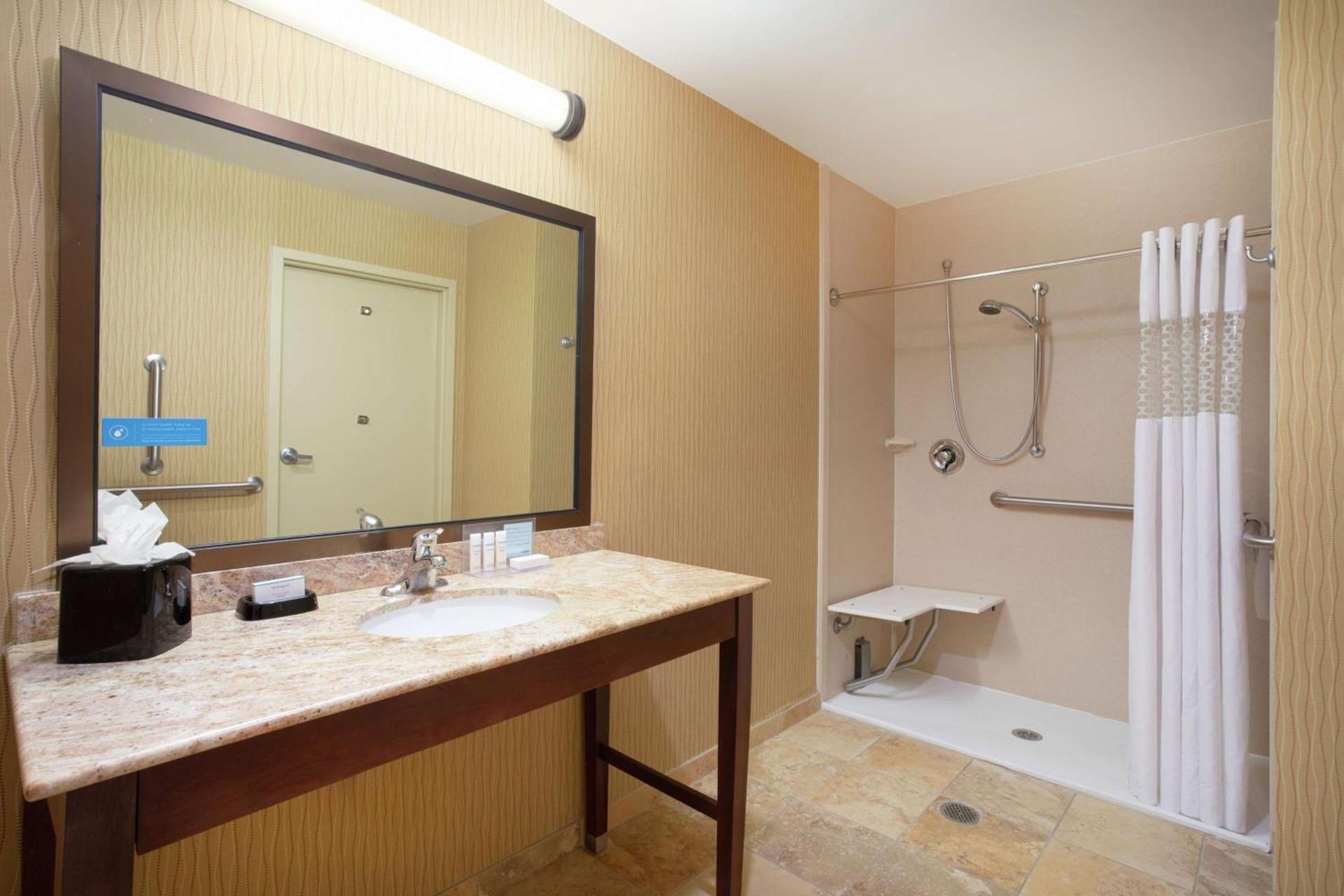 Hampton Inn and Suites Denver/South-RidgeGate photo 43