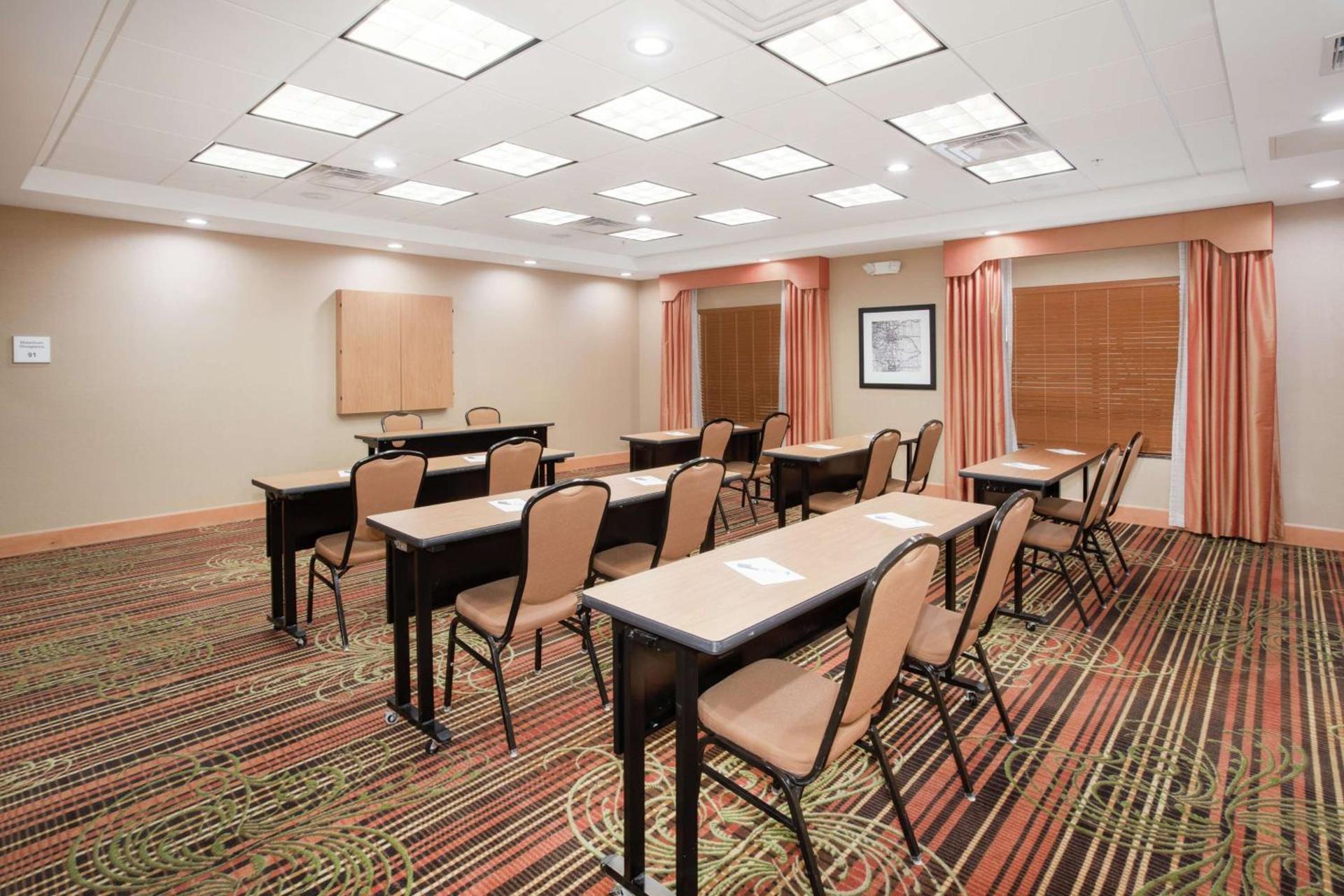 Hampton Inn and Suites Denver/South-RidgeGate photo 49