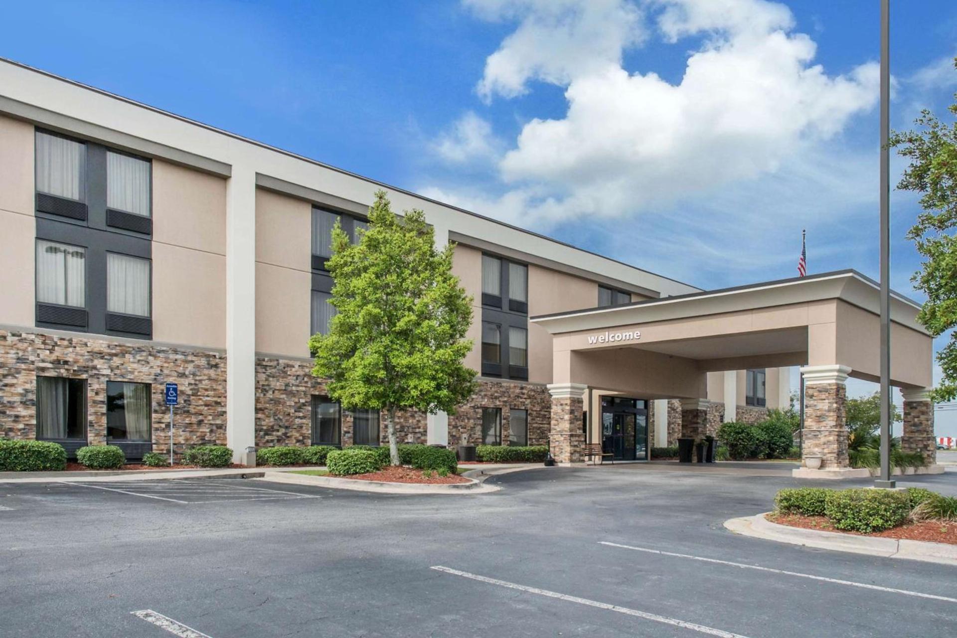 Hampton Inn Douglas photo 4