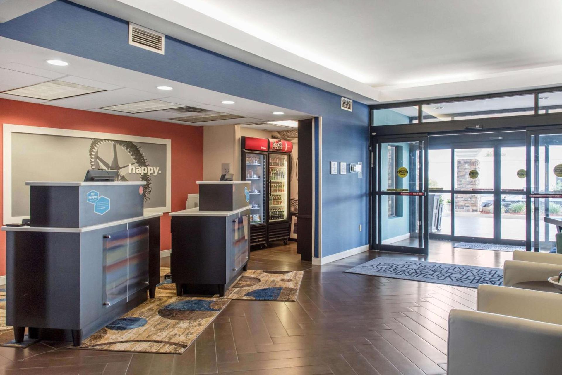 Hampton Inn Douglas photo 7
