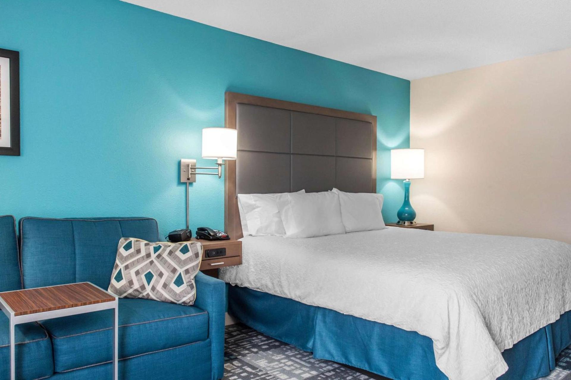 Hampton Inn Douglas photo 19