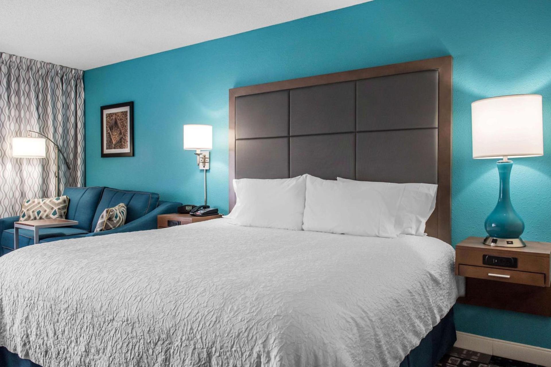 Hampton Inn Douglas photo 24