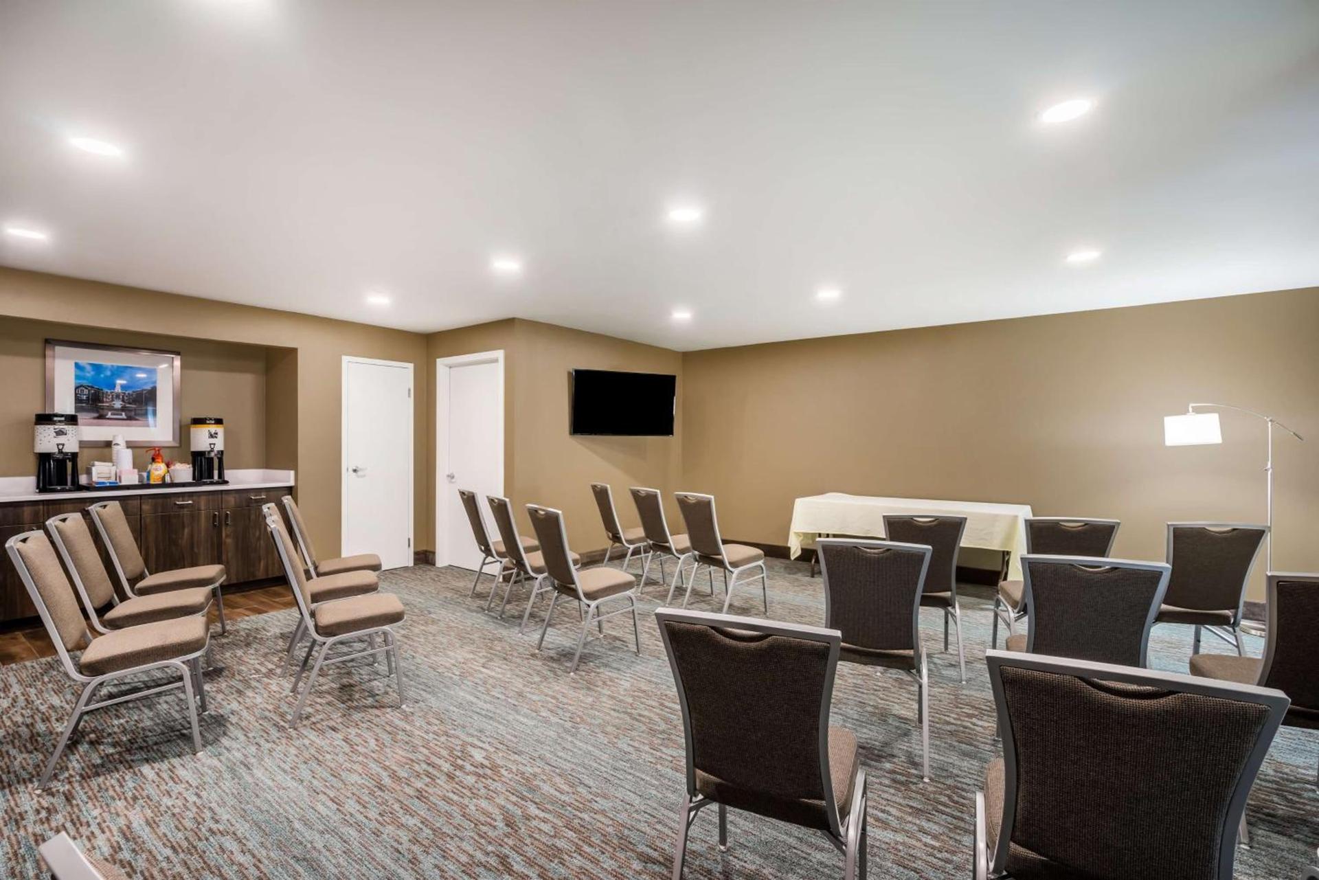 Hampton Inn Dover photo 24
