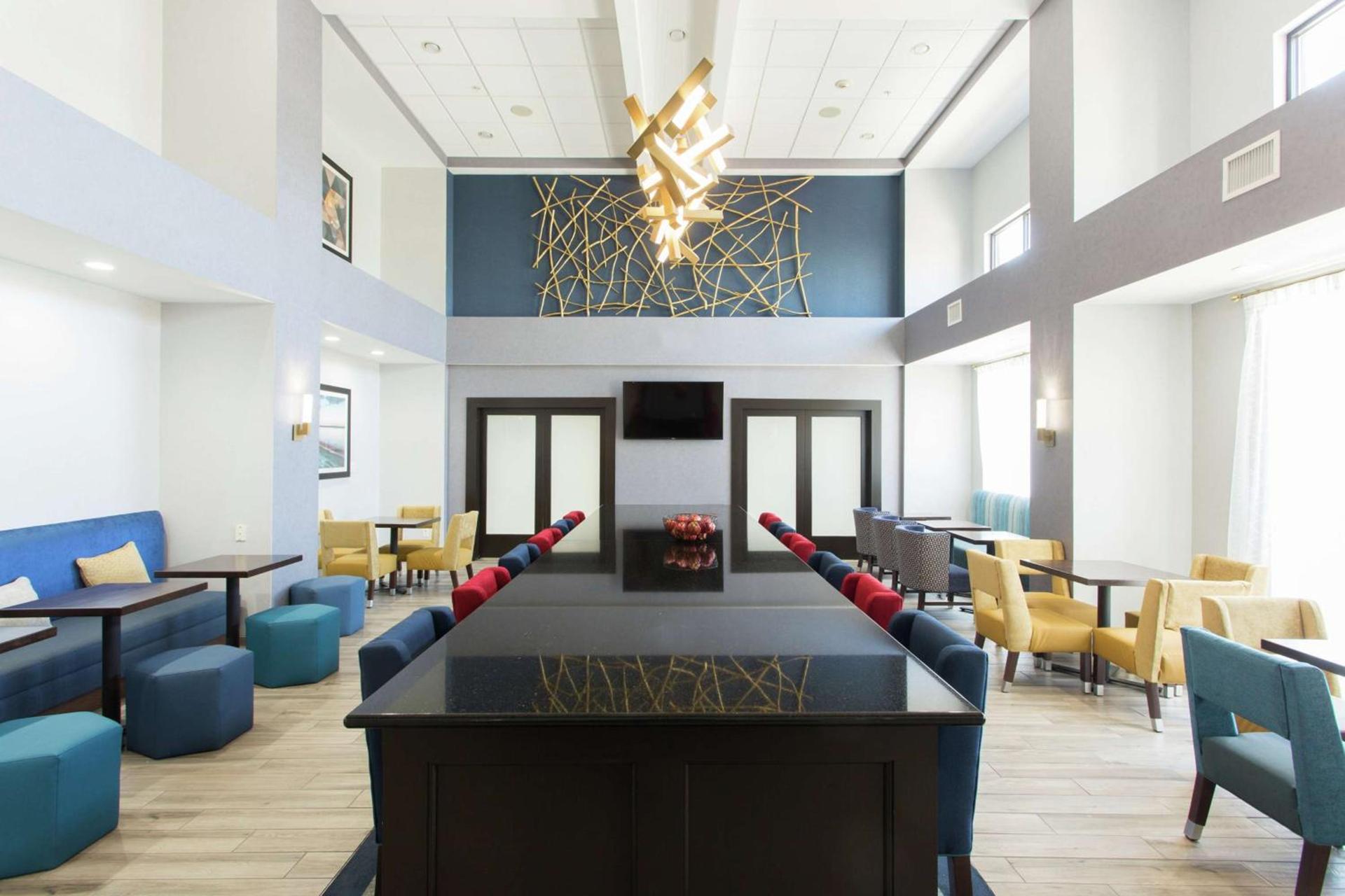 Hampton Inn & Suites Ankeny photo 16