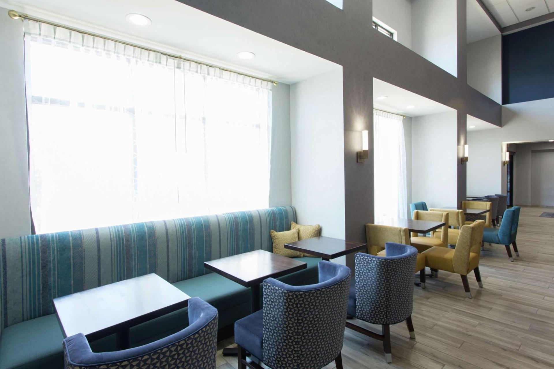 Hampton Inn & Suites Ankeny photo 17