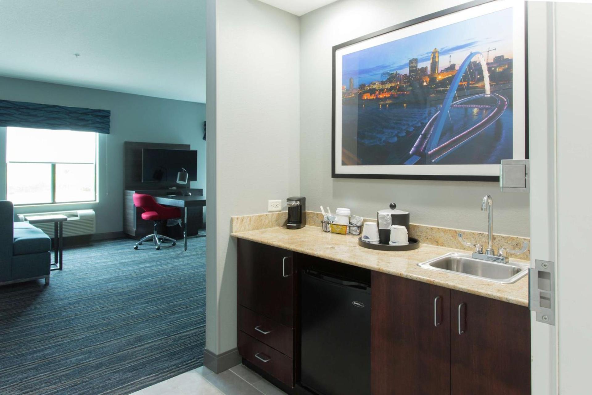 Hampton Inn & Suites Ankeny photo 39