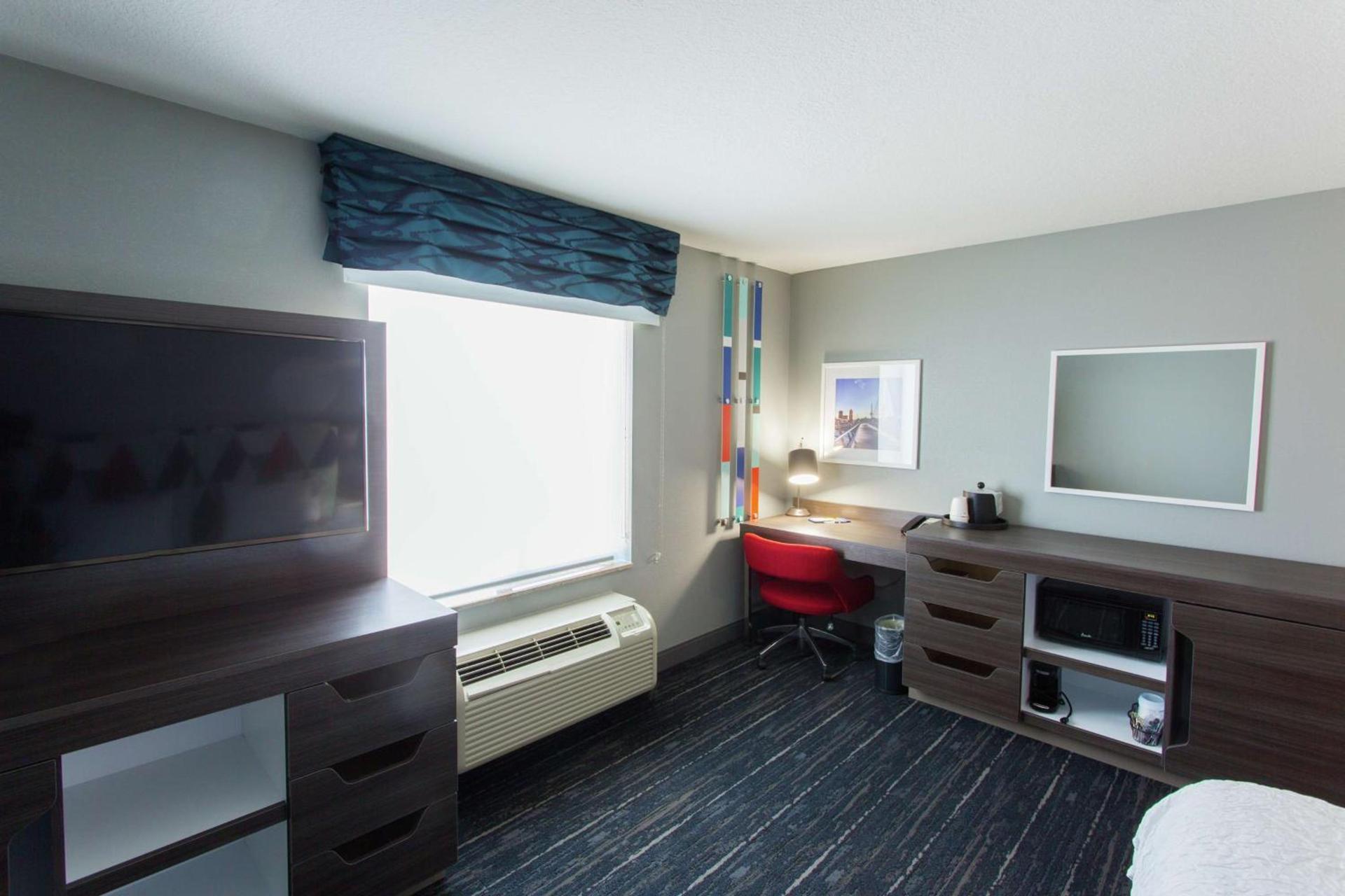 Hampton Inn & Suites Ankeny photo 38