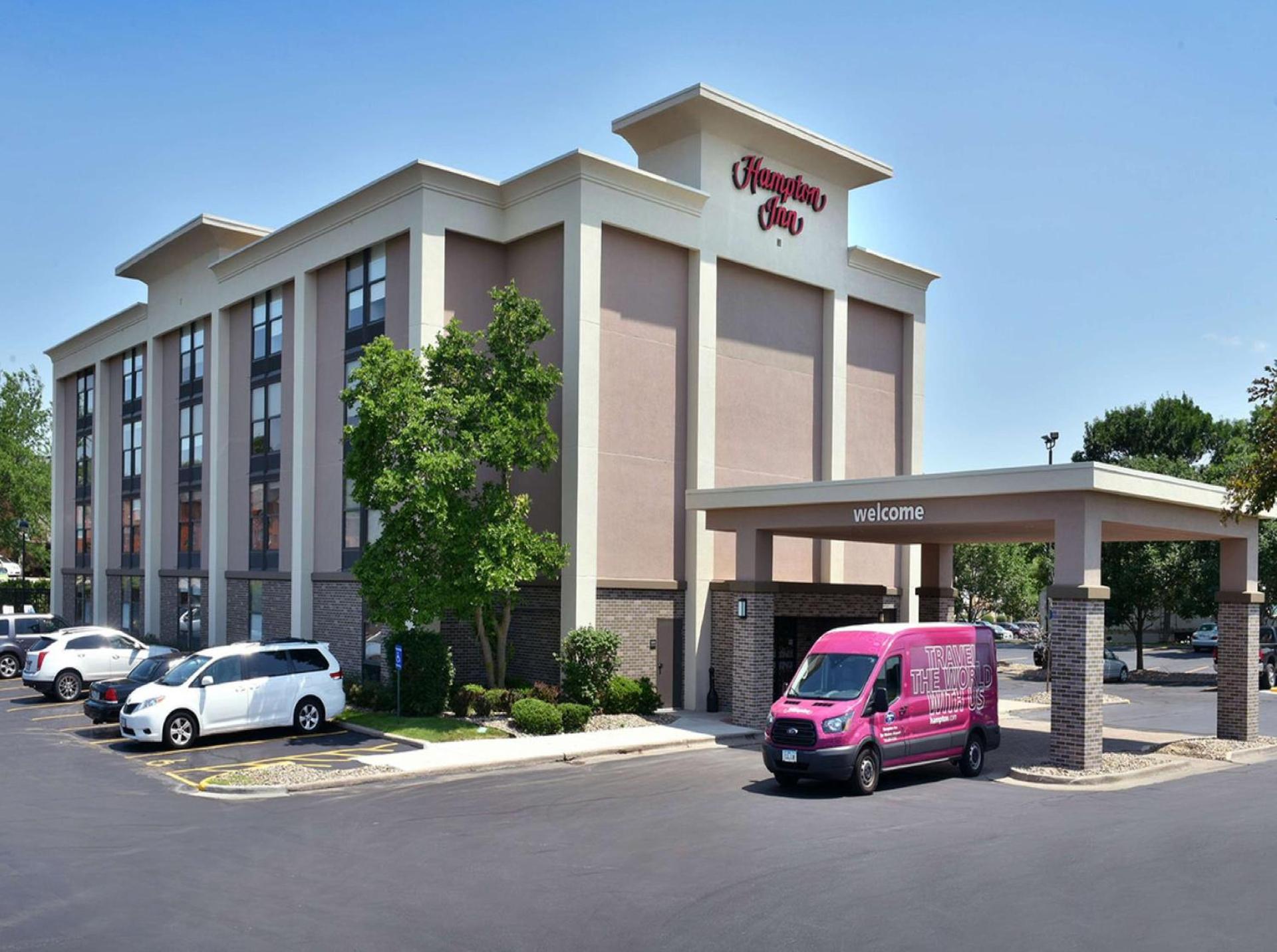 Hampton Inn Des Moines-Airport photo 1