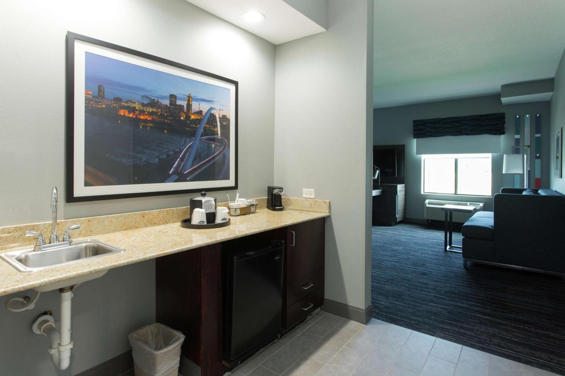 Hampton Inn & Suites Ankeny photo 40
