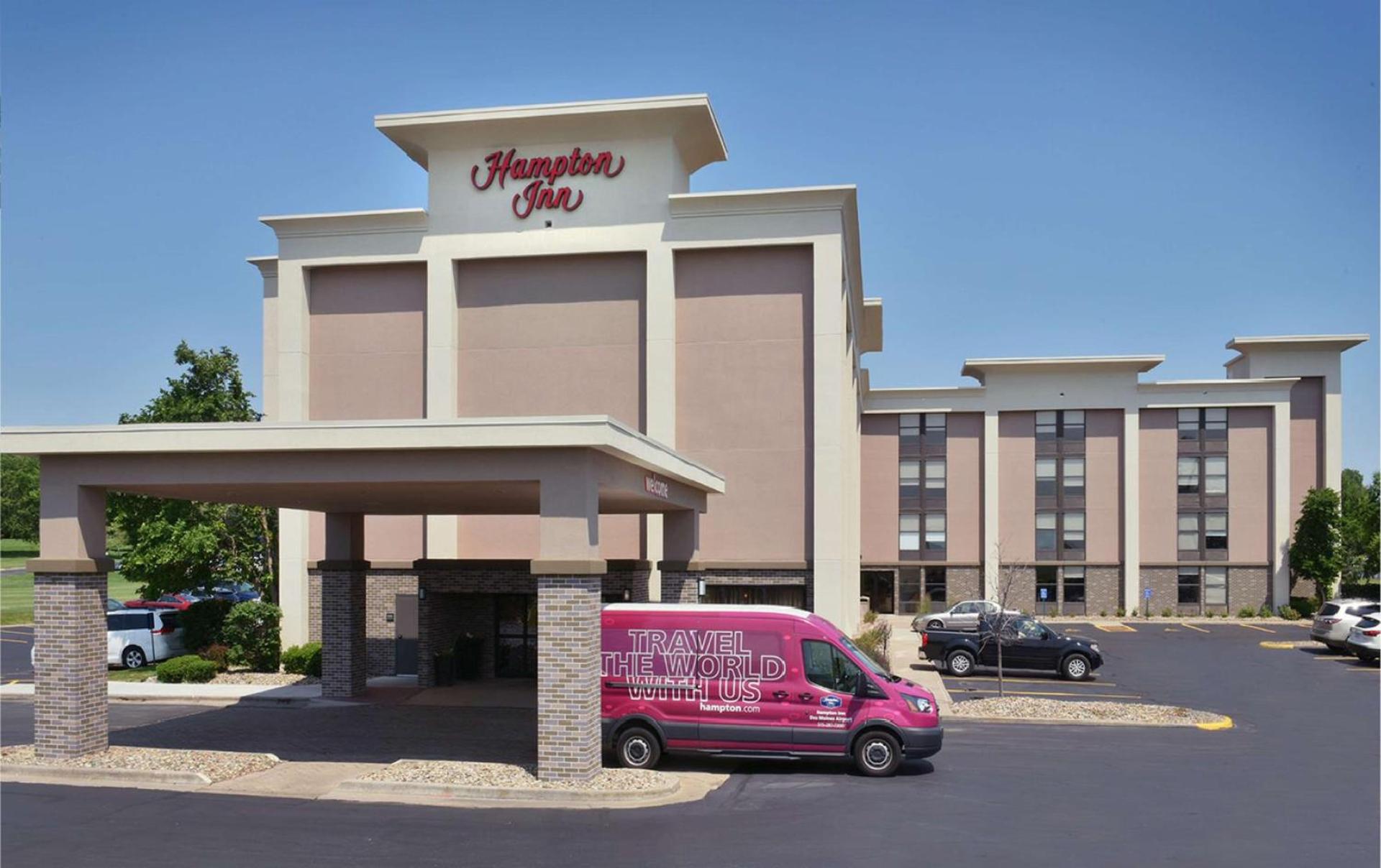 Hampton Inn Des Moines-Airport photo 2
