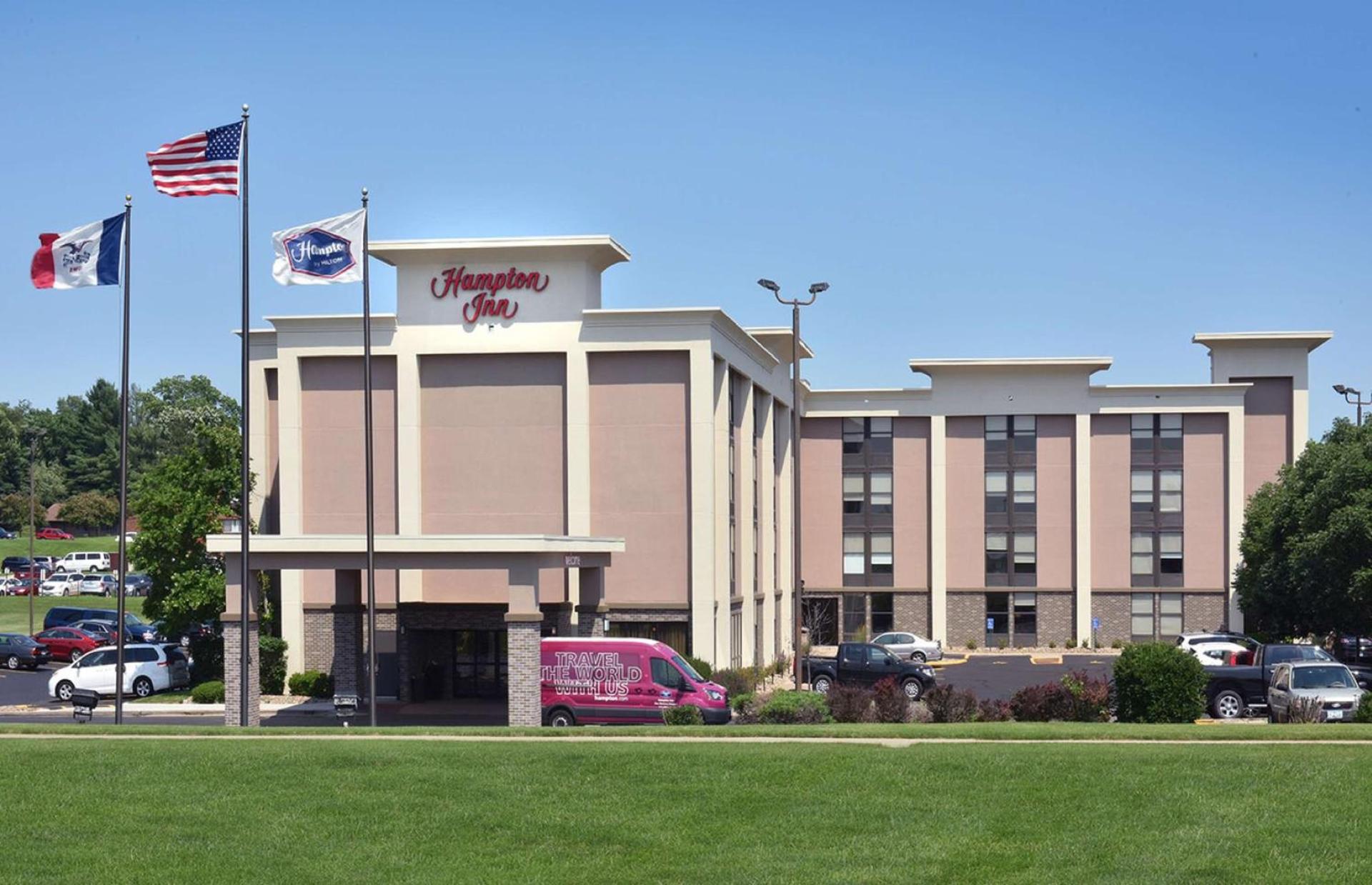 Hampton Inn Des Moines-Airport photo 3