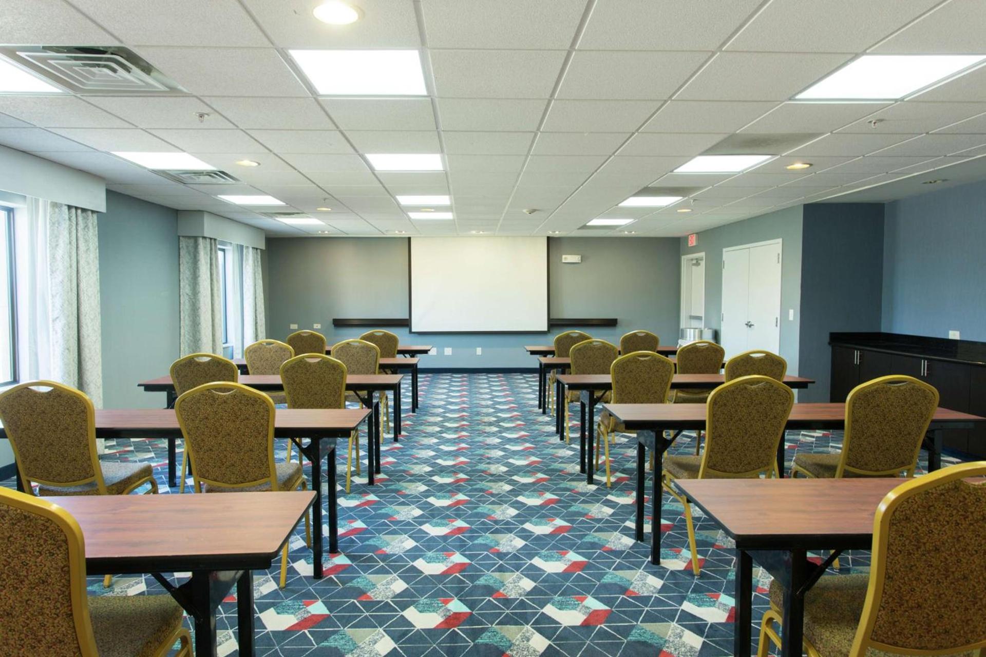 Hampton Inn & Suites Ankeny photo 43