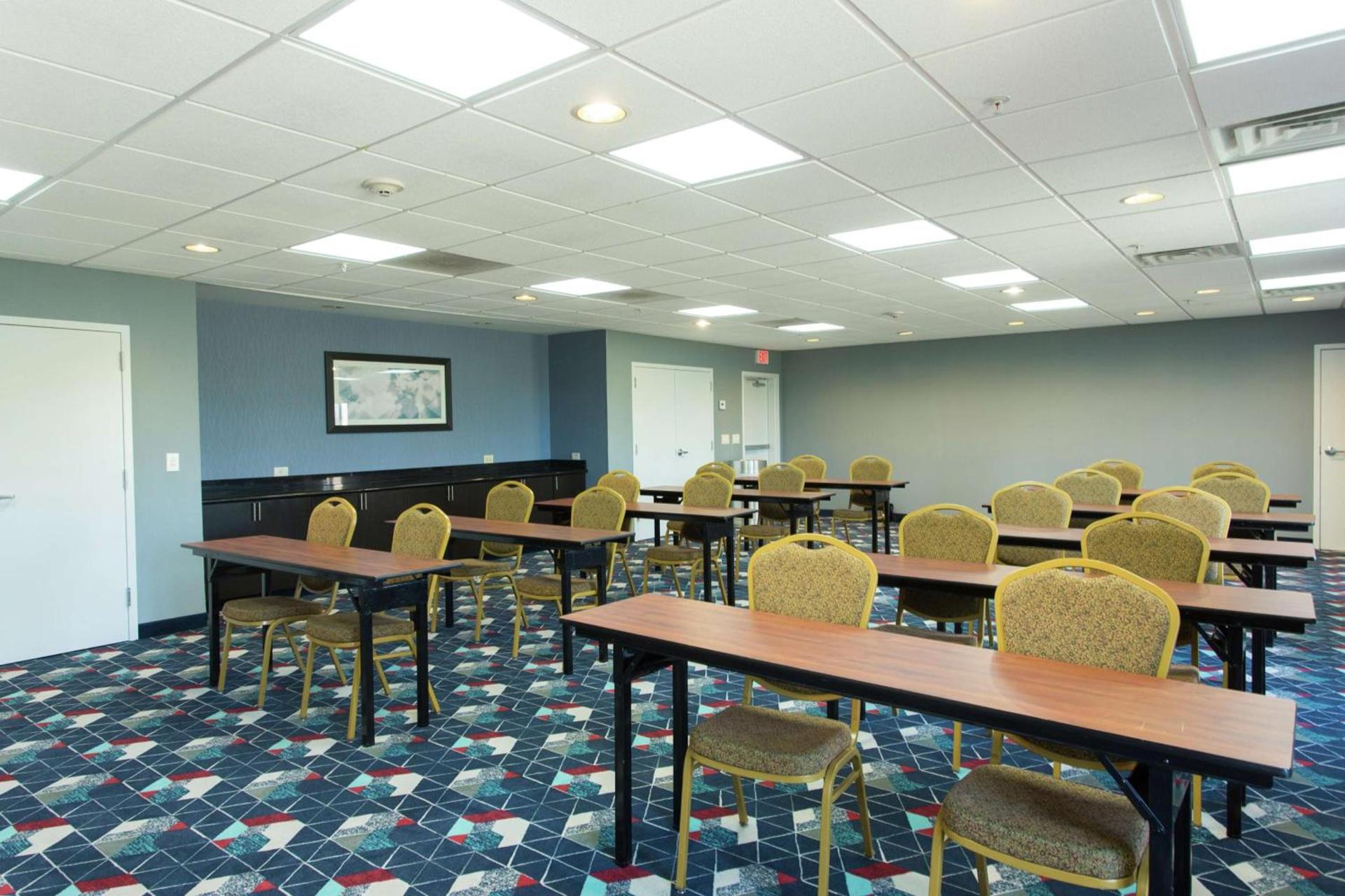 Hampton Inn & Suites Ankeny photo 42
