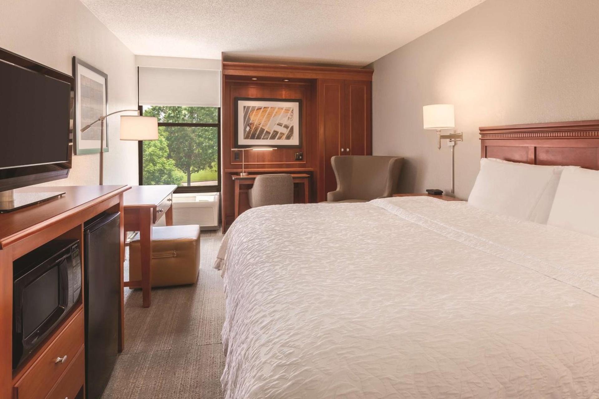 Hampton Inn Des Moines-Airport photo 16