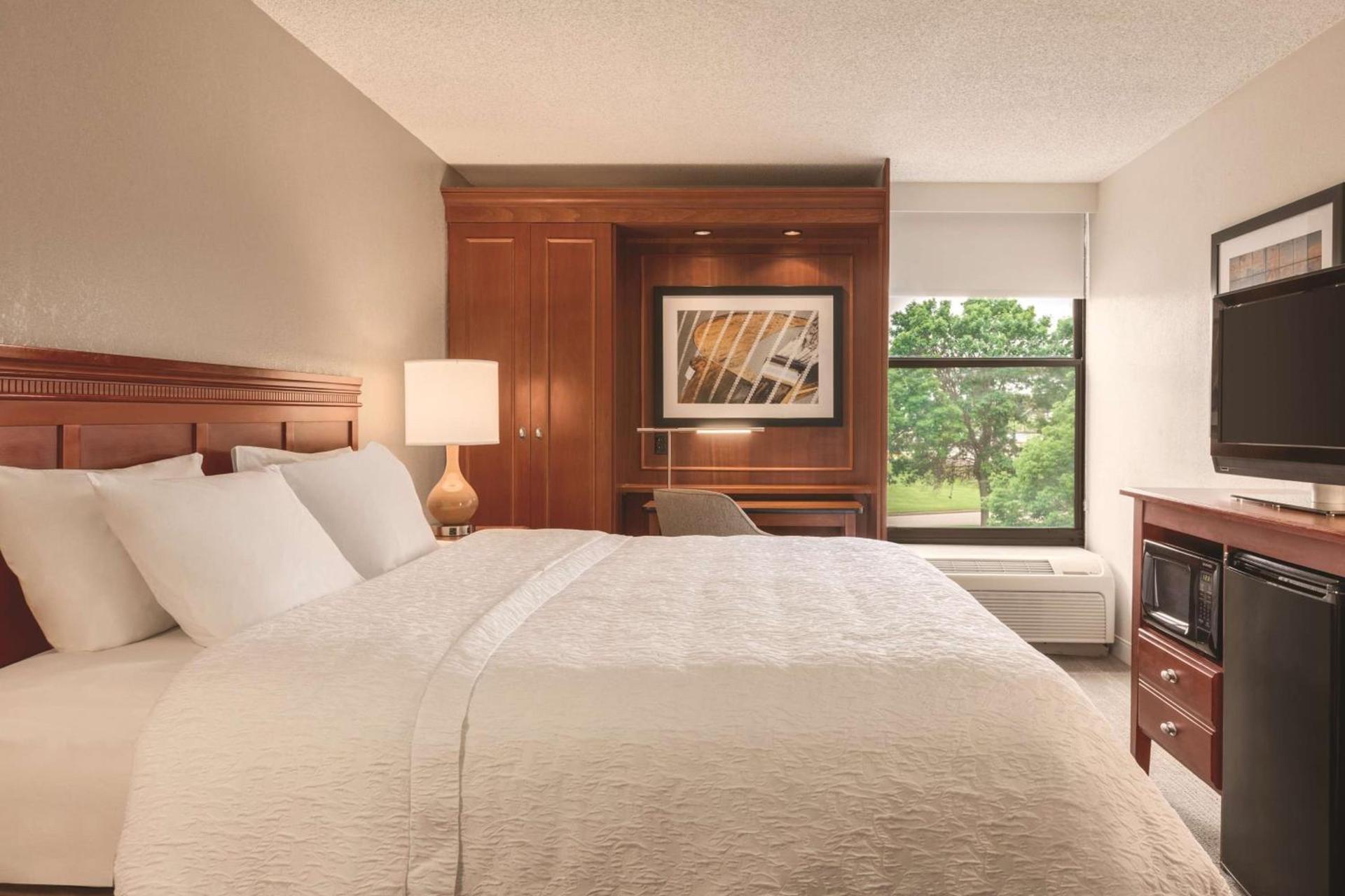 Hampton Inn Des Moines-Airport photo 19