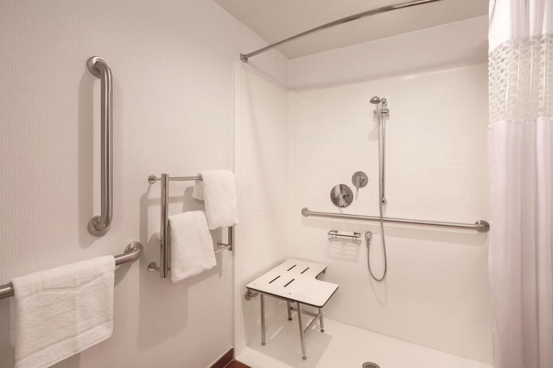 Hampton Inn Des Moines-Airport photo 20