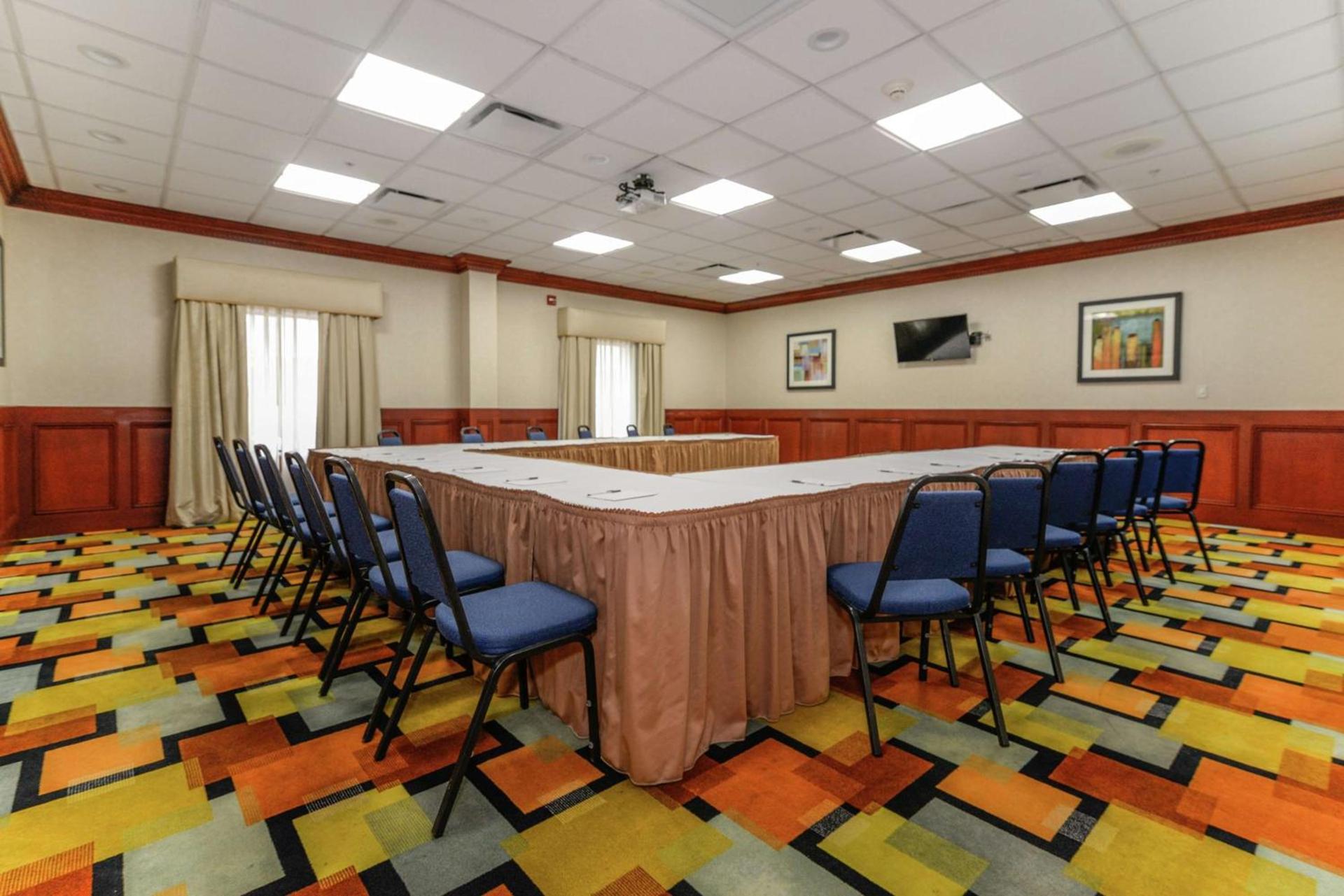 Hampton Inn & Suites Detroit/Chesterfield photo 46