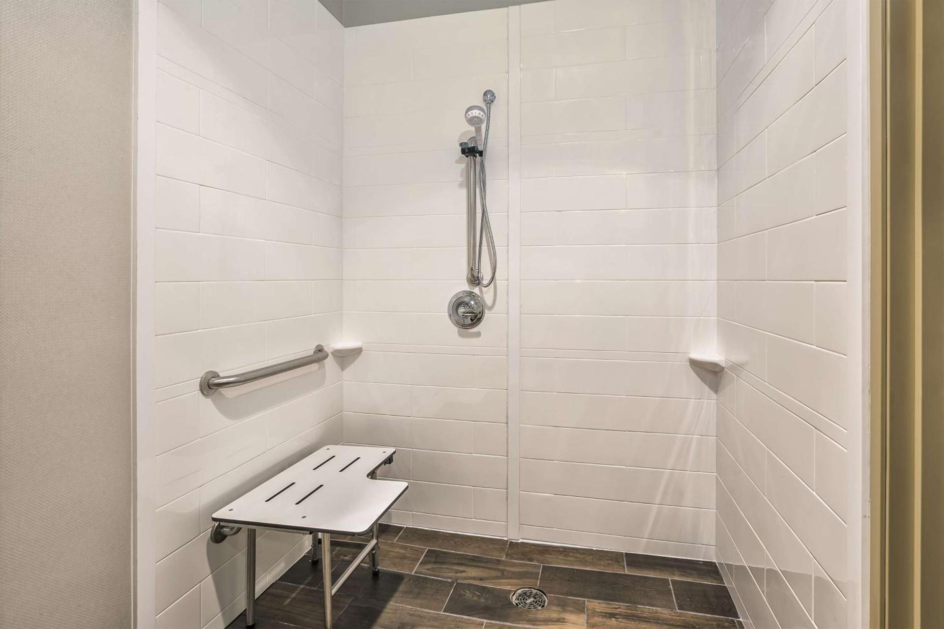 Hampton Inn Detroit/Belleville-Airport Area photo 13