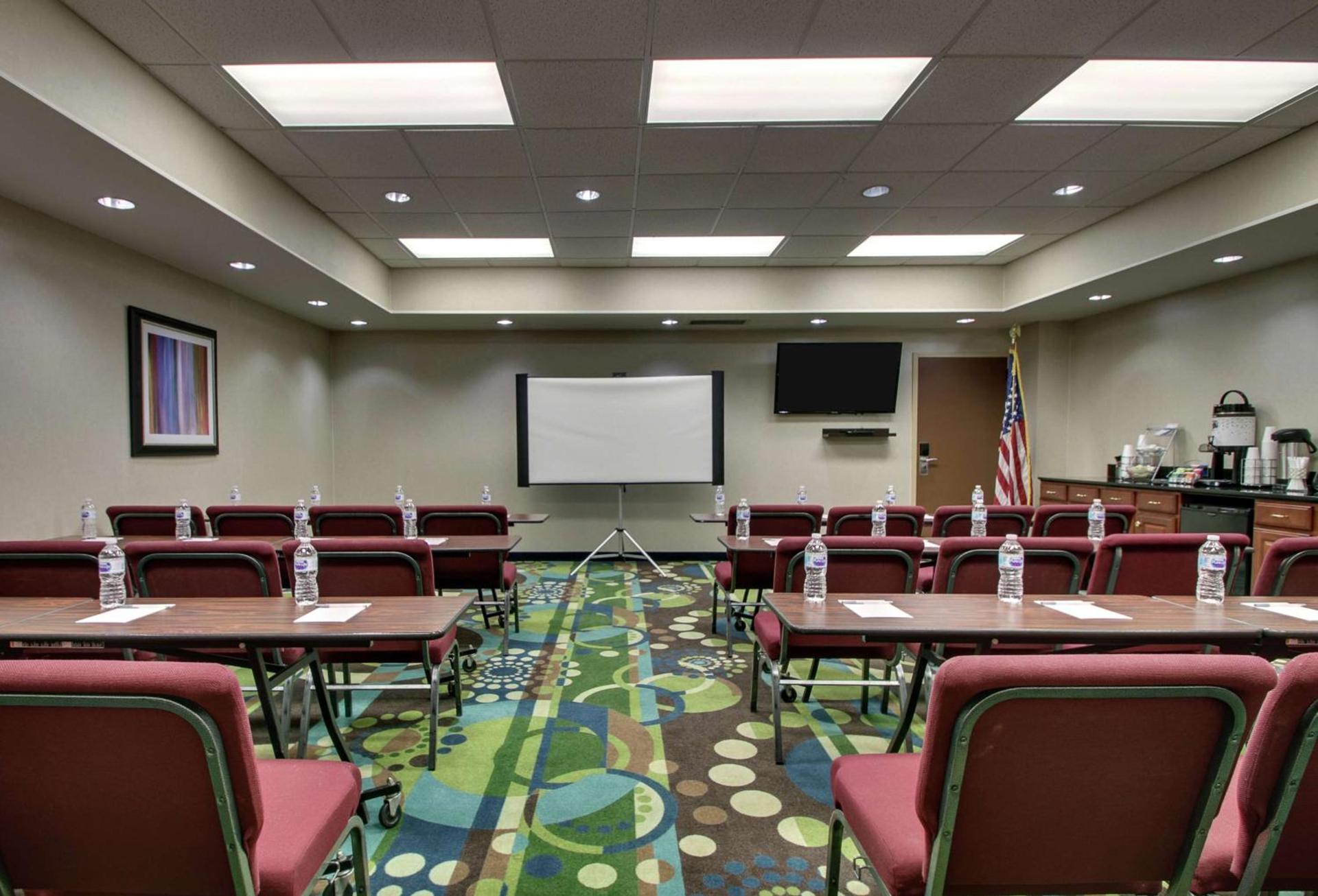 Hampton Inn DuBois photo 35