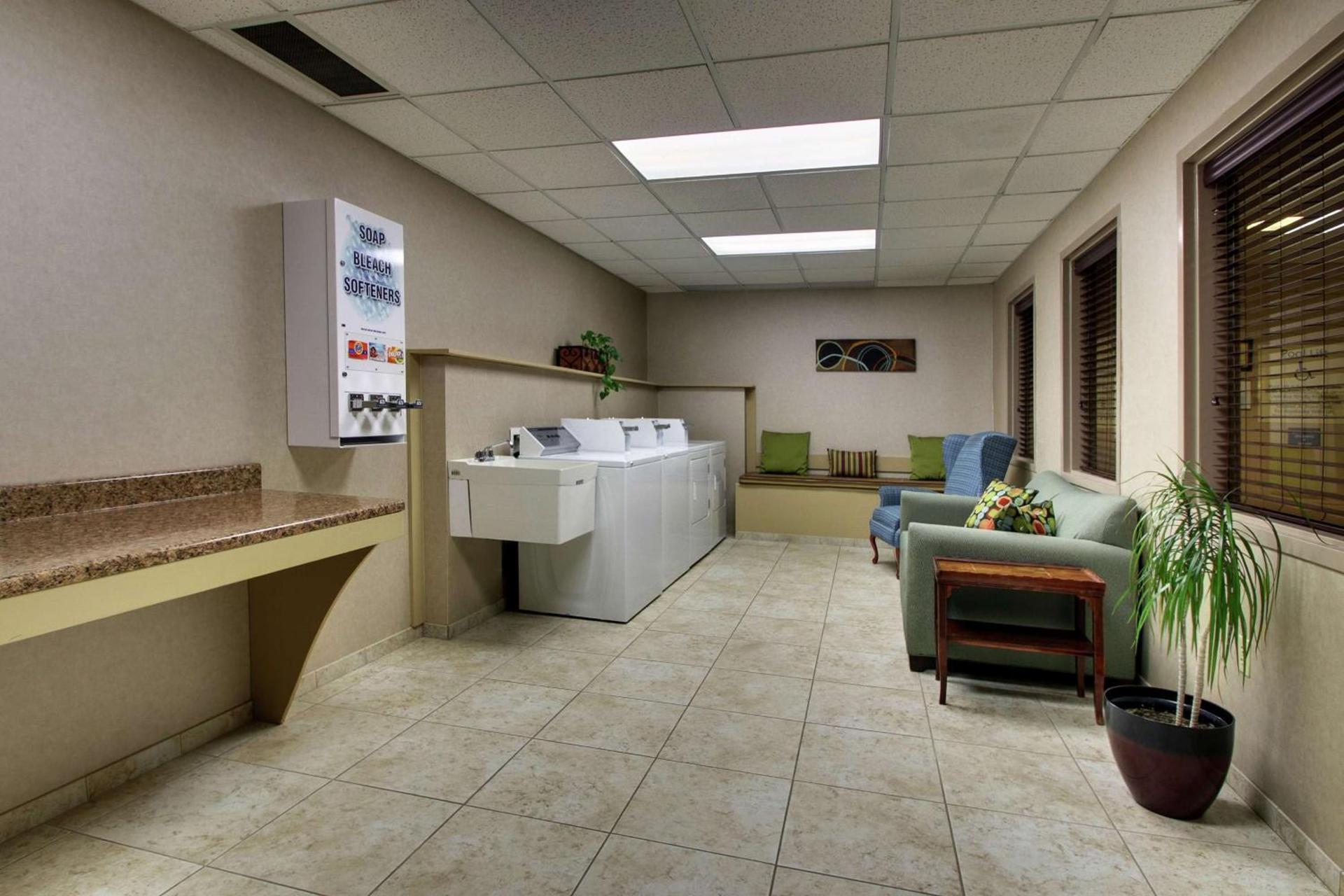 Hampton Inn DuBois photo 41